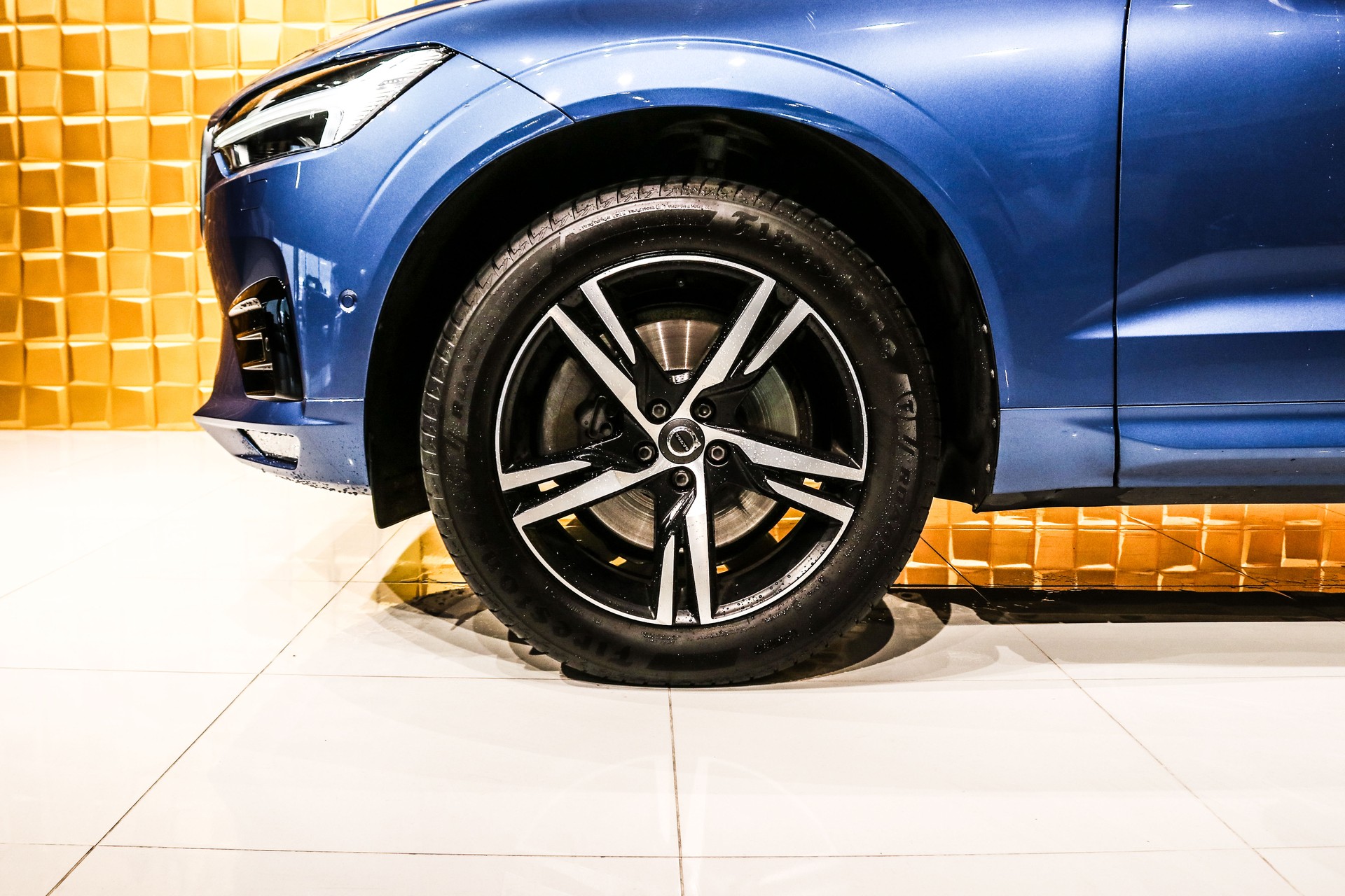VOLVO XC60 T5 AWD R-Design Geartronic-image-7