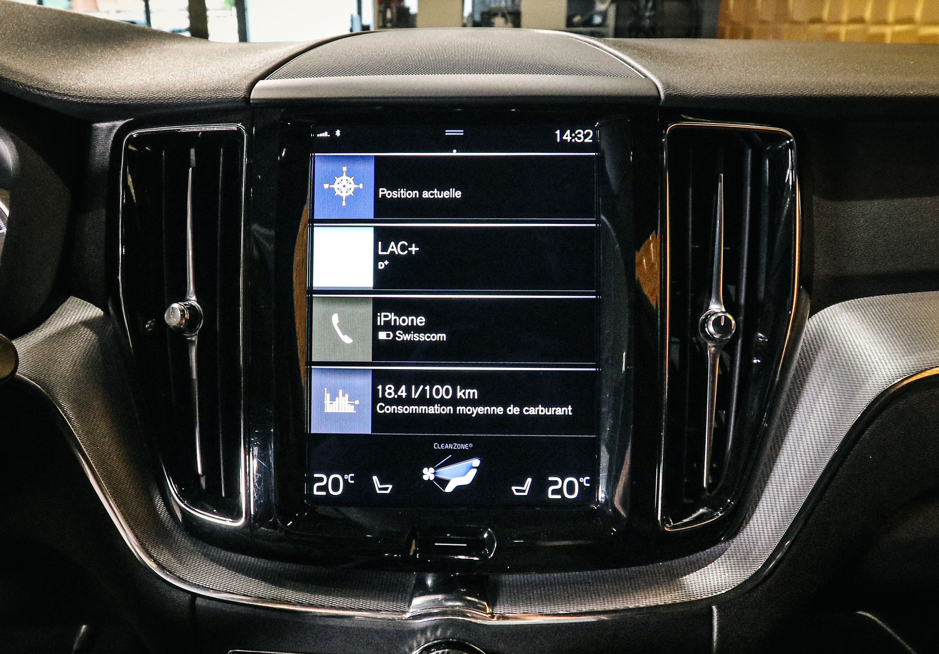VOLVO XC60 T5 AWD R-Design Geartronic-image-18