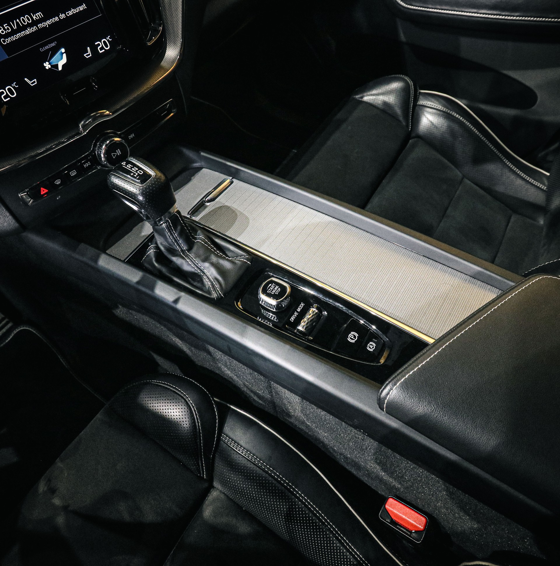 VOLVO XC60 T5 AWD R-Design Geartronic-image-15