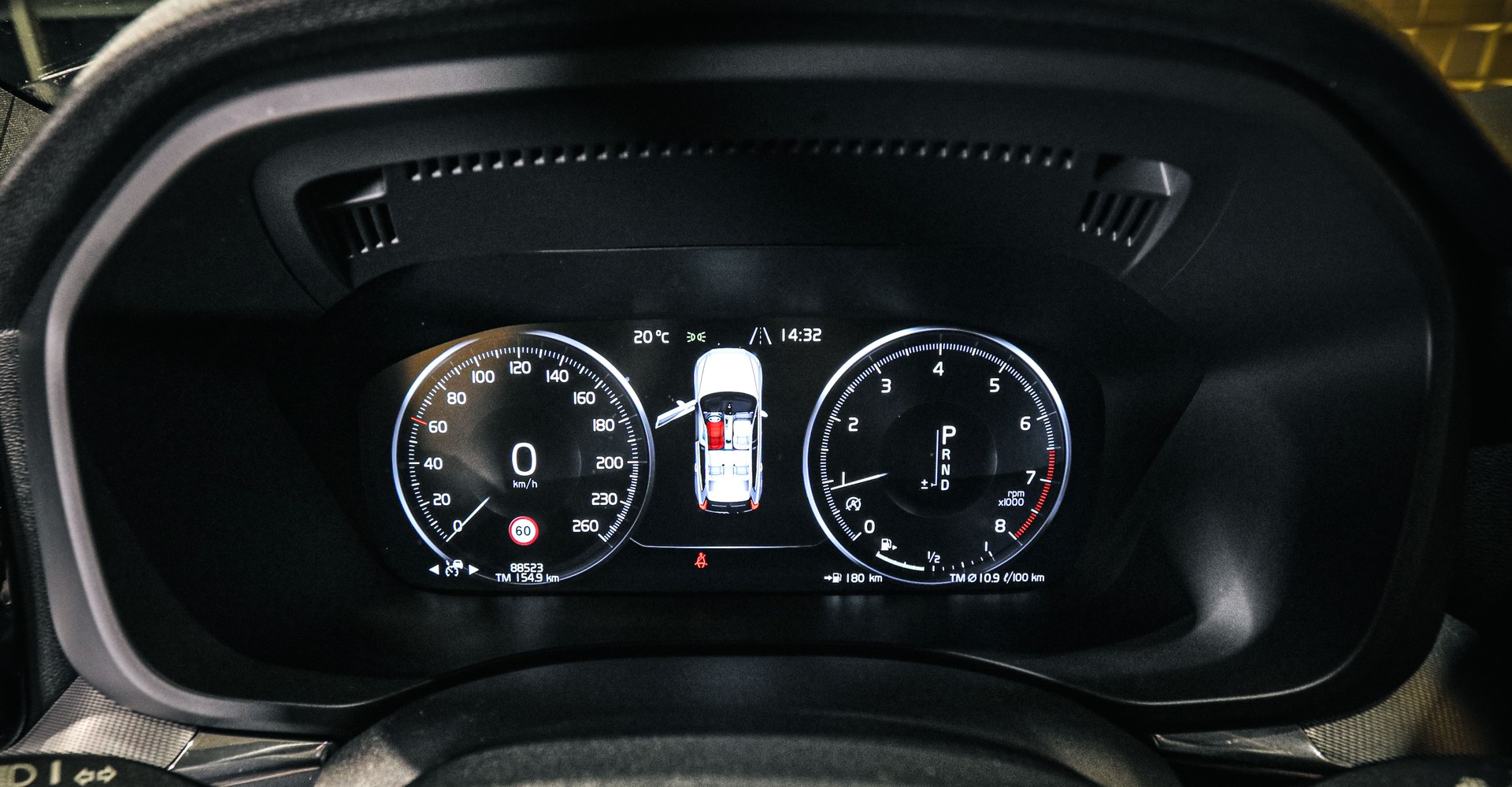 VOLVO XC60 T5 AWD R-Design Geartronic-image-13
