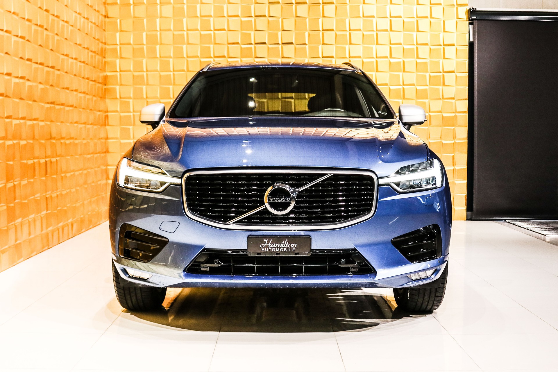 VOLVO XC60 T5 AWD R-Design Geartronic-image-2