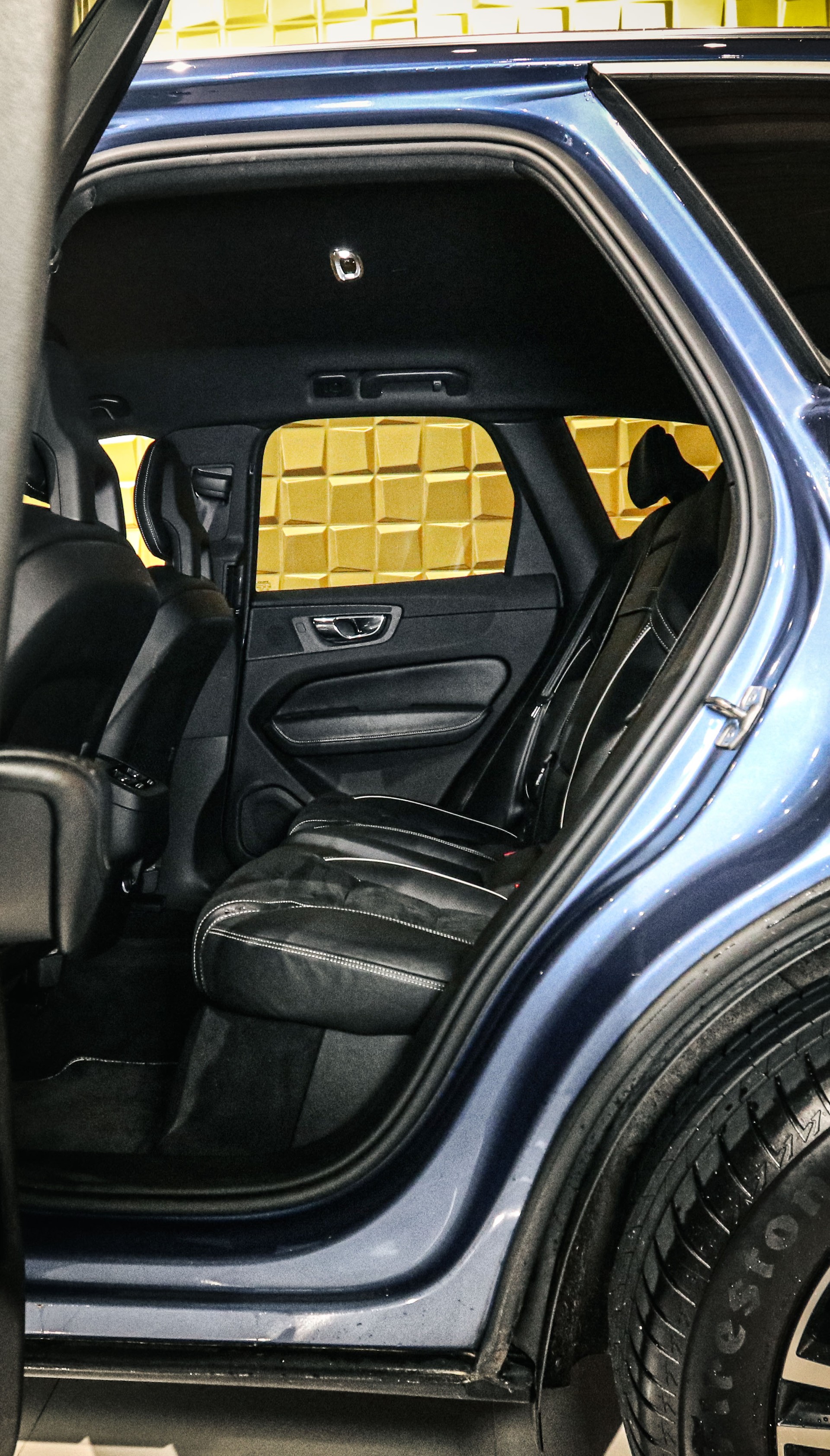 VOLVO XC60 T5 AWD R-Design Geartronic-image-10