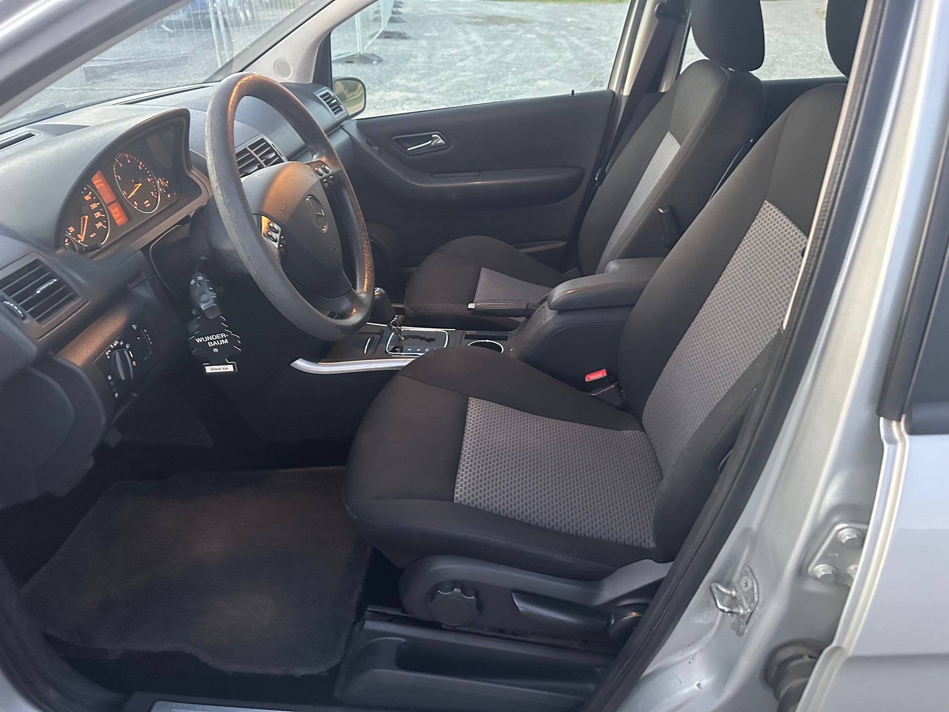 MERCEDES-BENZ A 170 Elégance-image-9