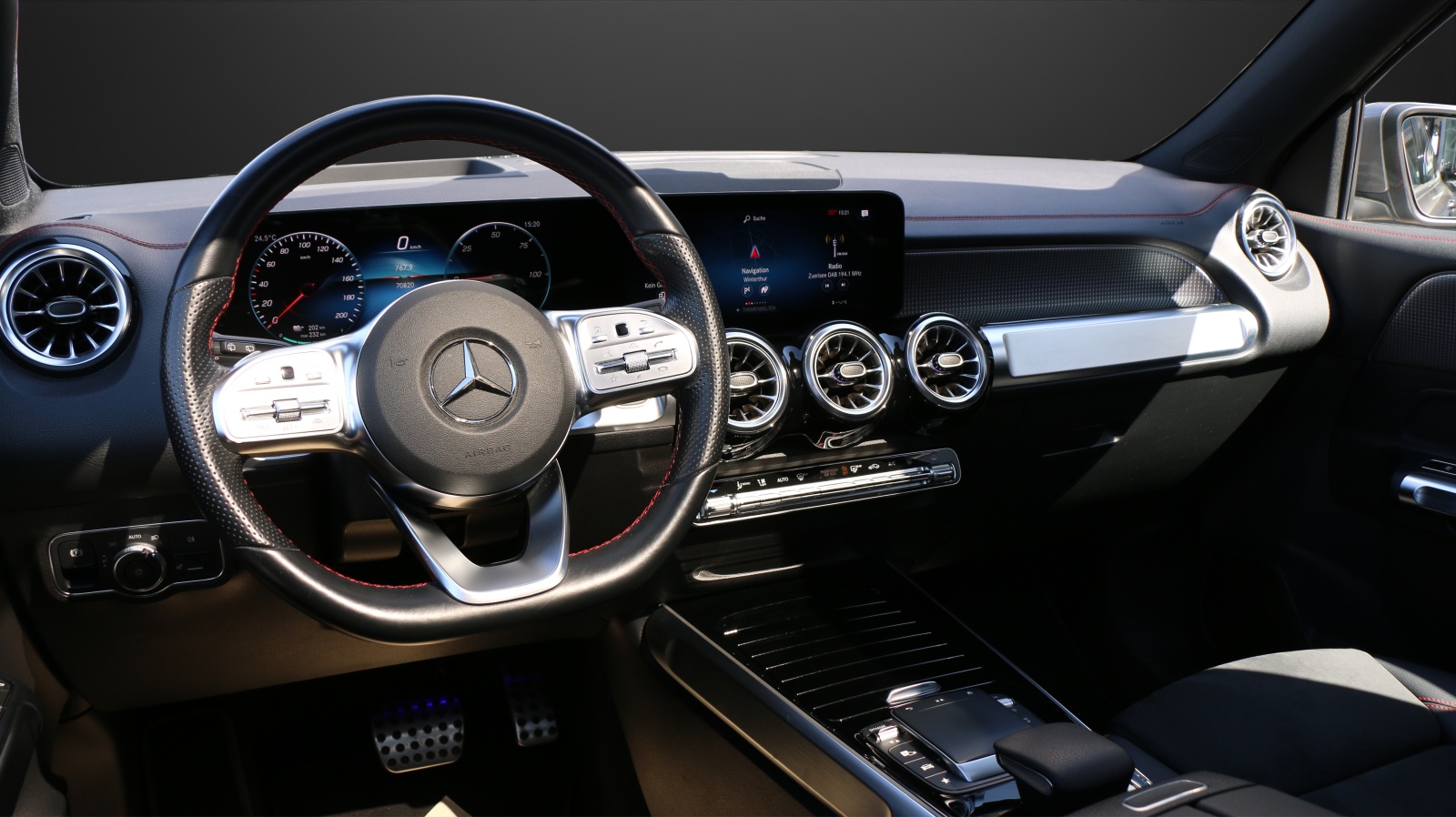 MERCEDES-BENZ EQB 350 4Matic AMG Line-image-4