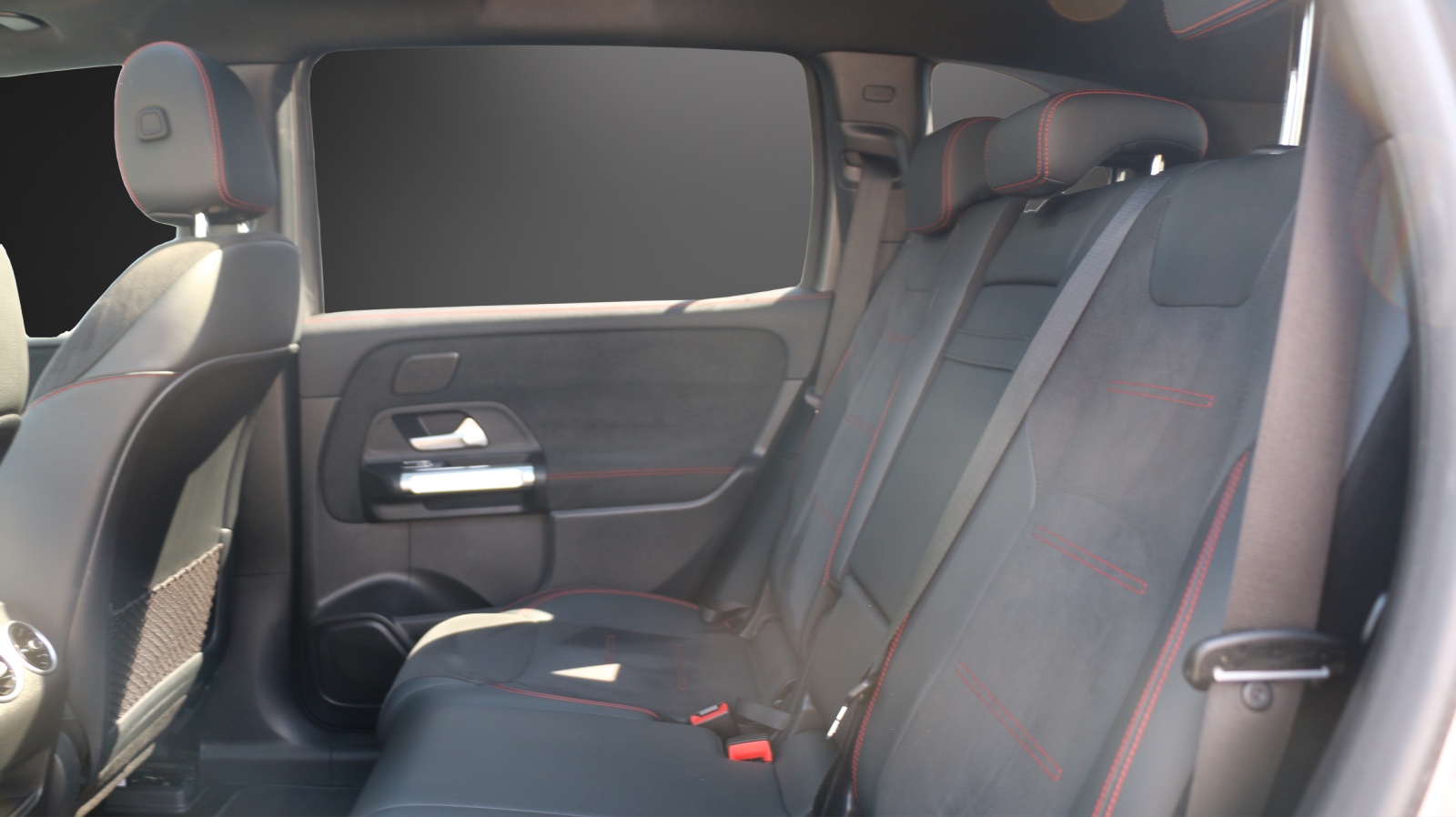 MERCEDES-BENZ EQB 350 4Matic AMG Line-image-8