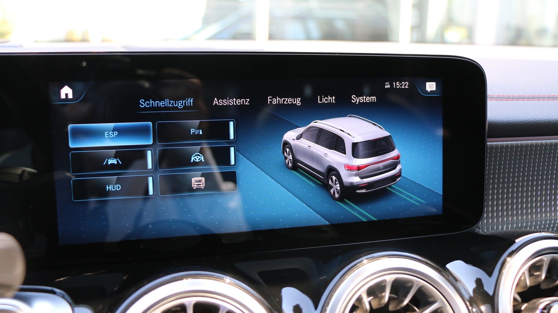 MERCEDES-BENZ EQB 350 4Matic AMG Line-image-14