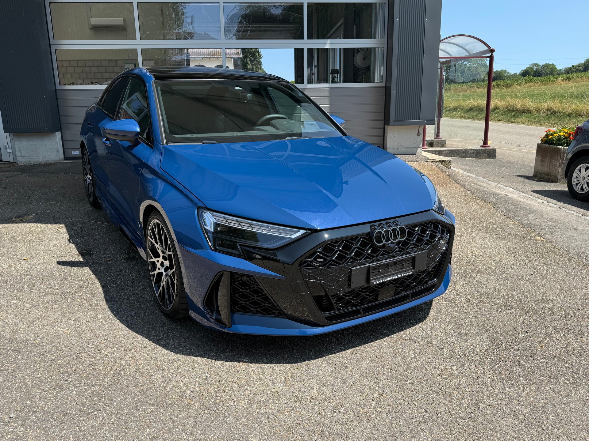 AUDI RS3 Limousine 2.5 TSI quattro S-tronic SEDAN Garantie 60 mois/100'000km-image-1
