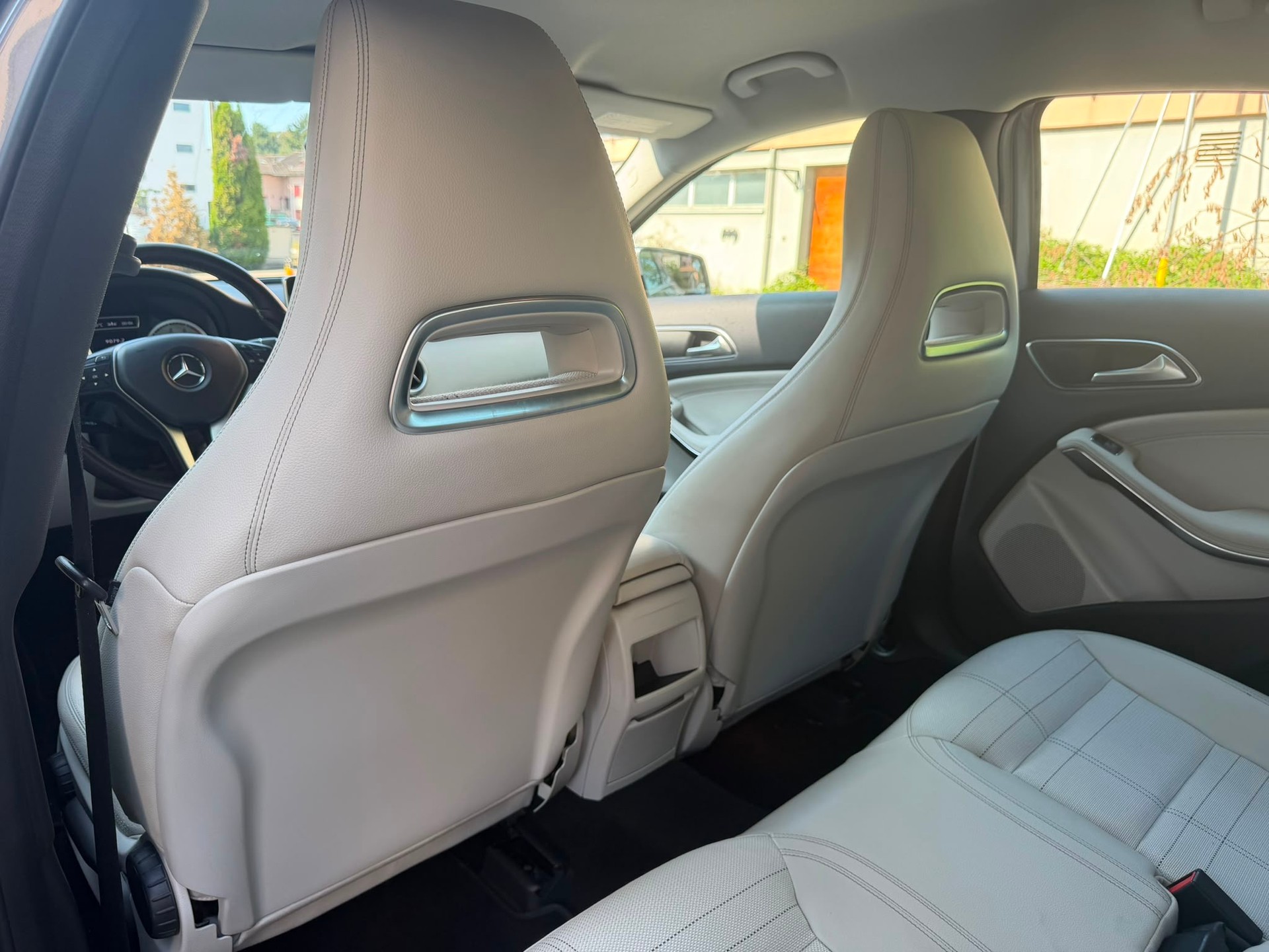MERCEDES-BENZ A 180 Style 7G-DCT-image-14