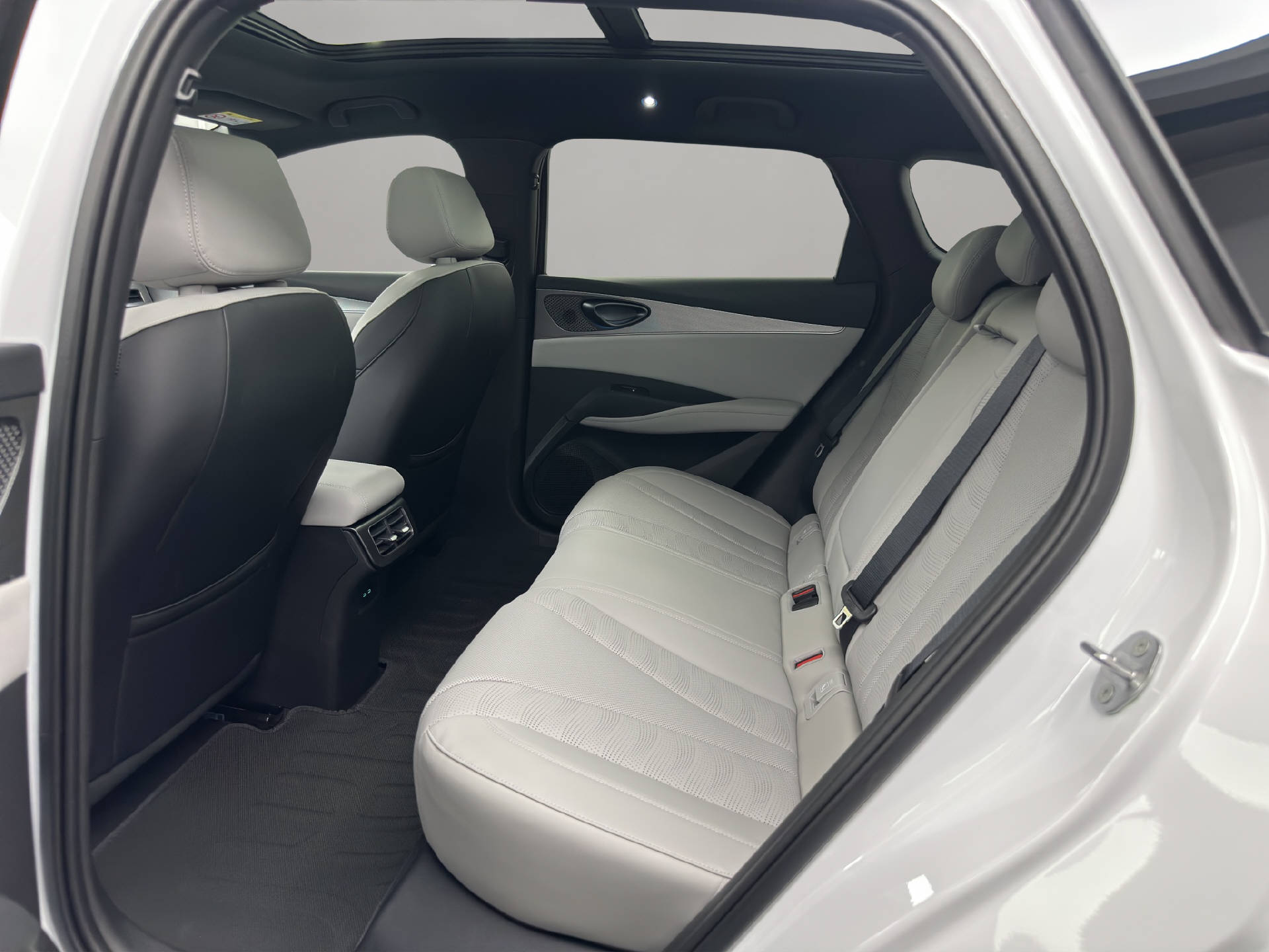 BYD Seal 6 DM-i Touring Comfort 212 PS-image-12