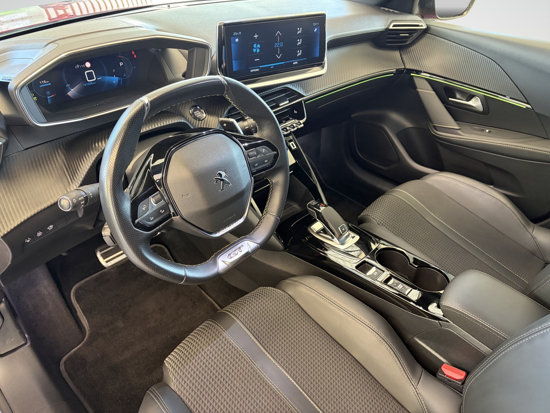PEUGEOT 208 1.2 PureTech GT Line EAT8-image-8