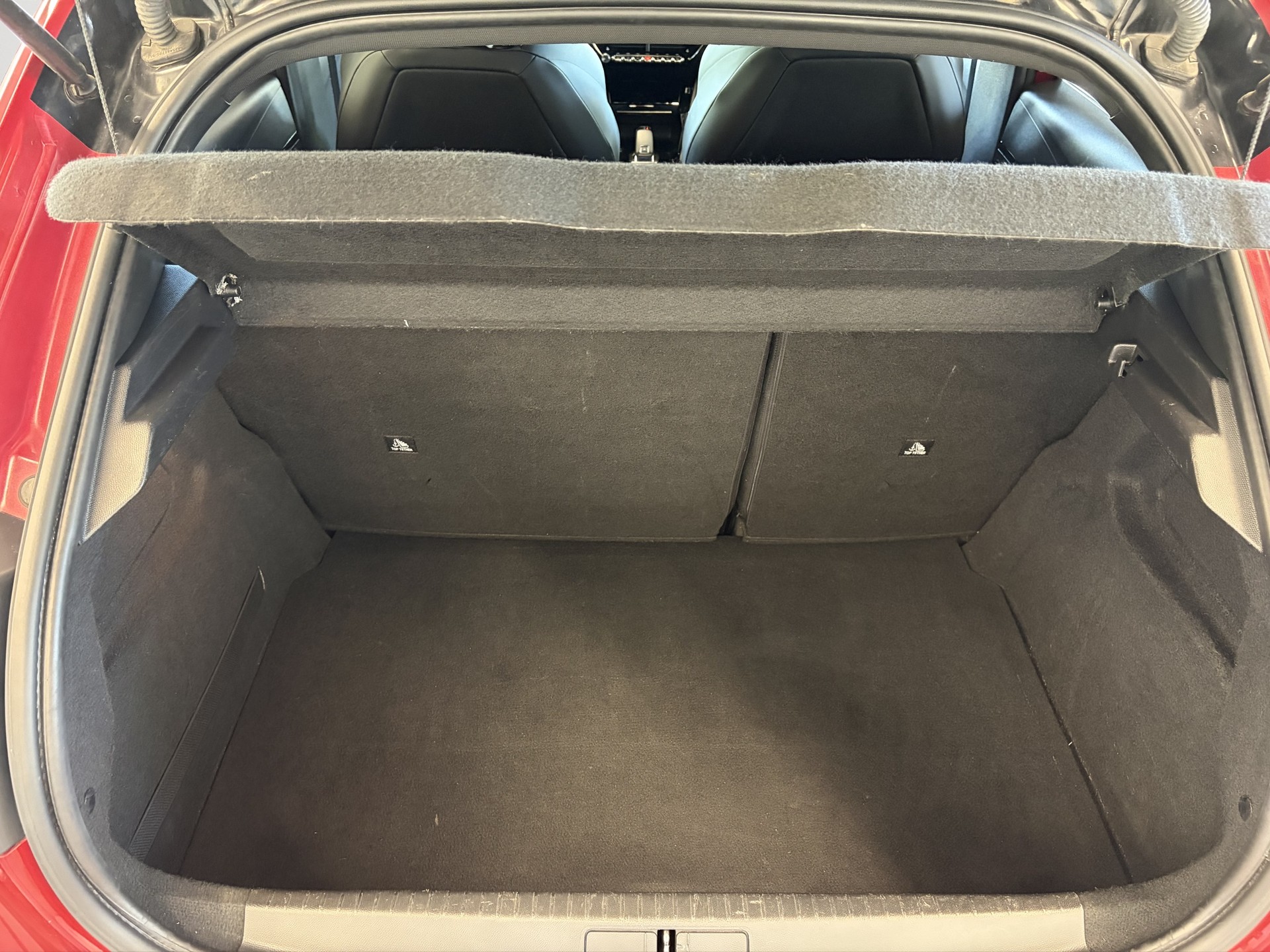 PEUGEOT 208 1.2 PureTech GT Line EAT8-image-14