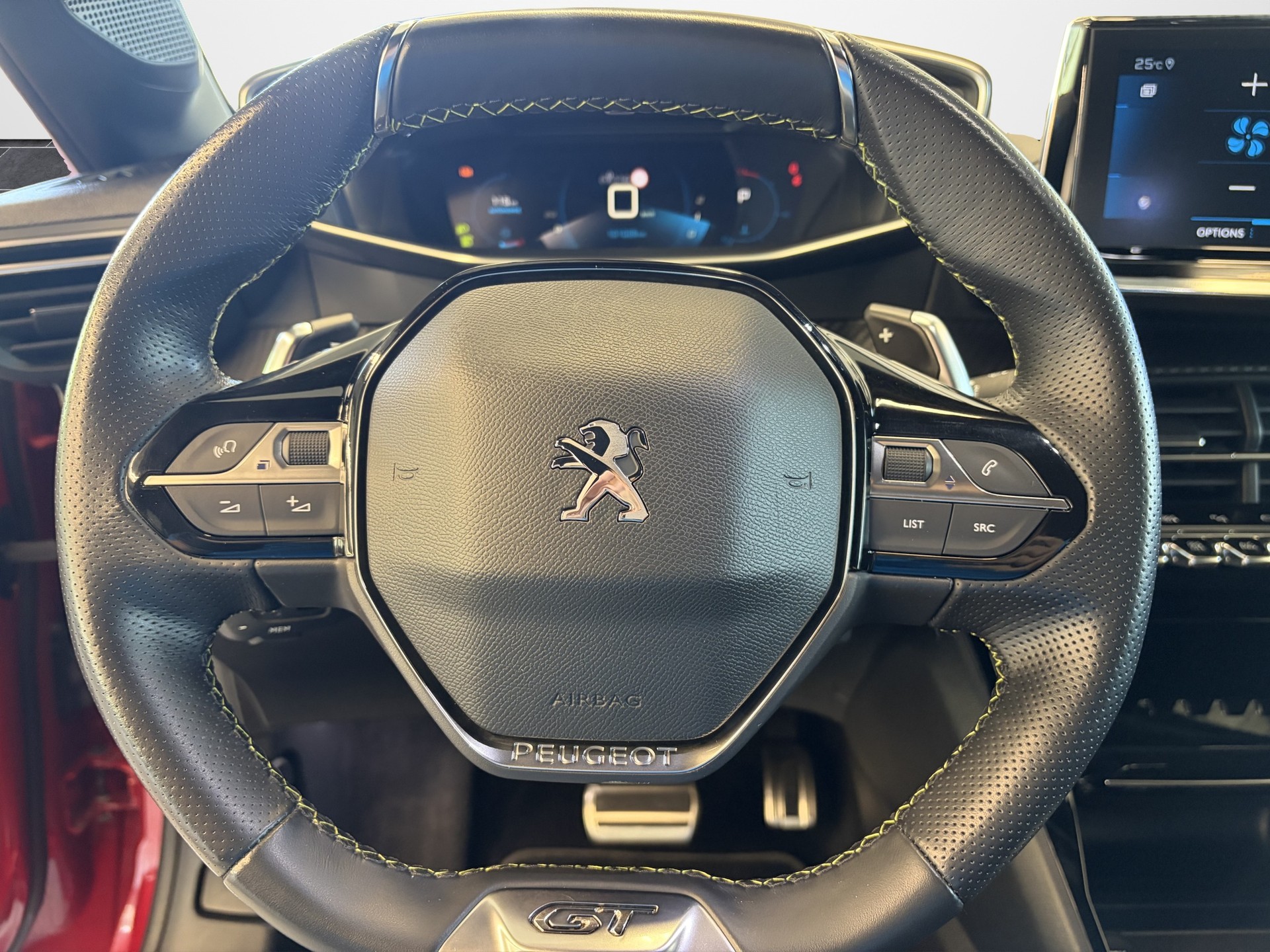 PEUGEOT 208 1.2 PureTech GT Line EAT8-image-11