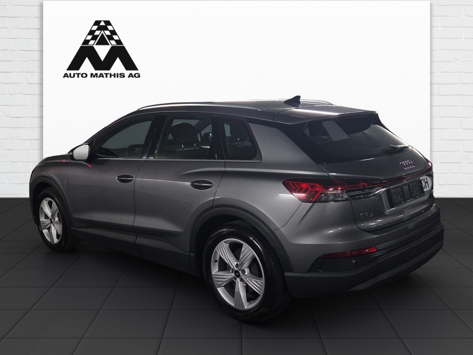AUDI Q4 e-tron 45 quattro-image-3