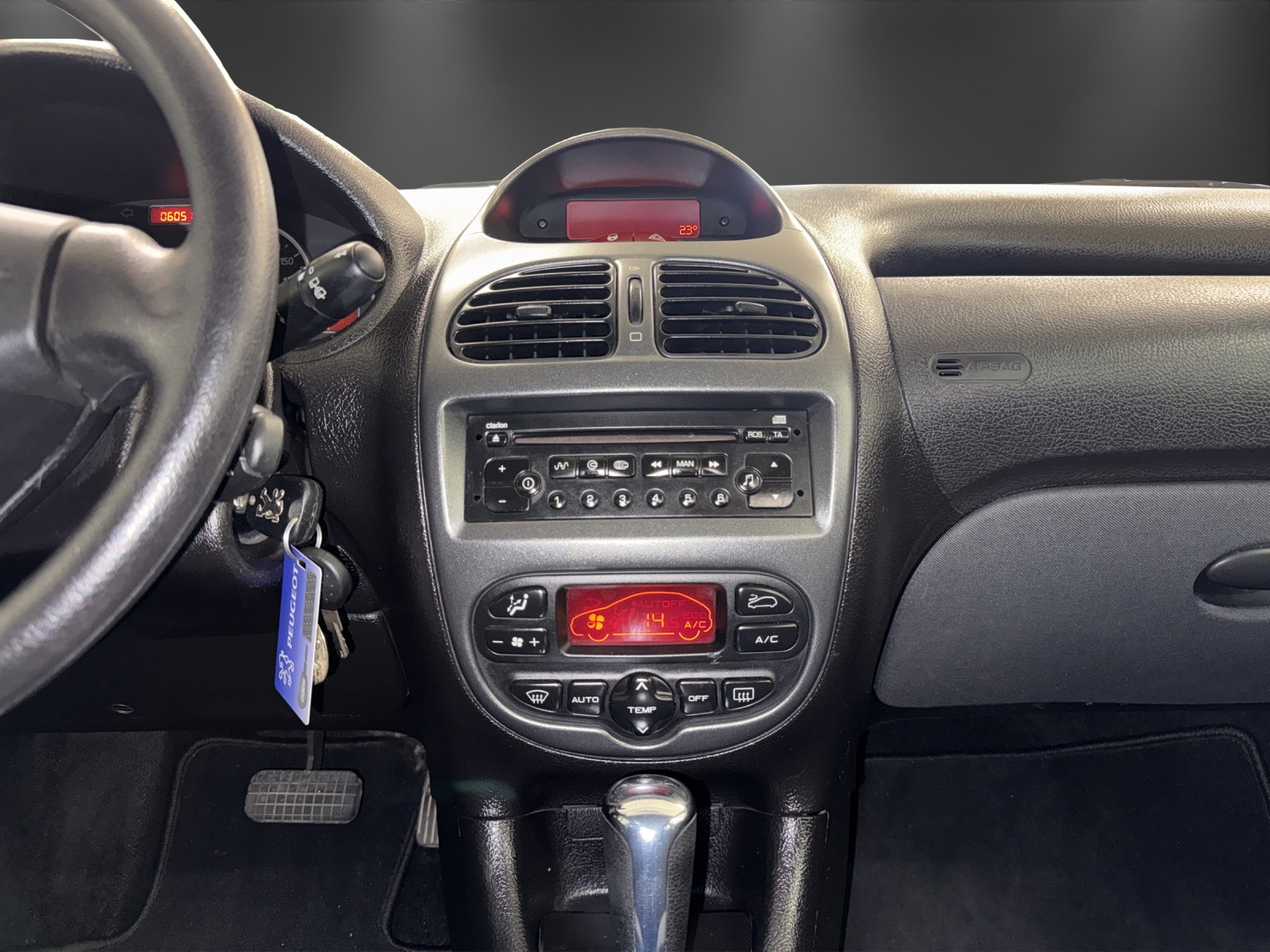PEUGEOT 206 1.6 16V Exclusive Edition Automatic-image-10