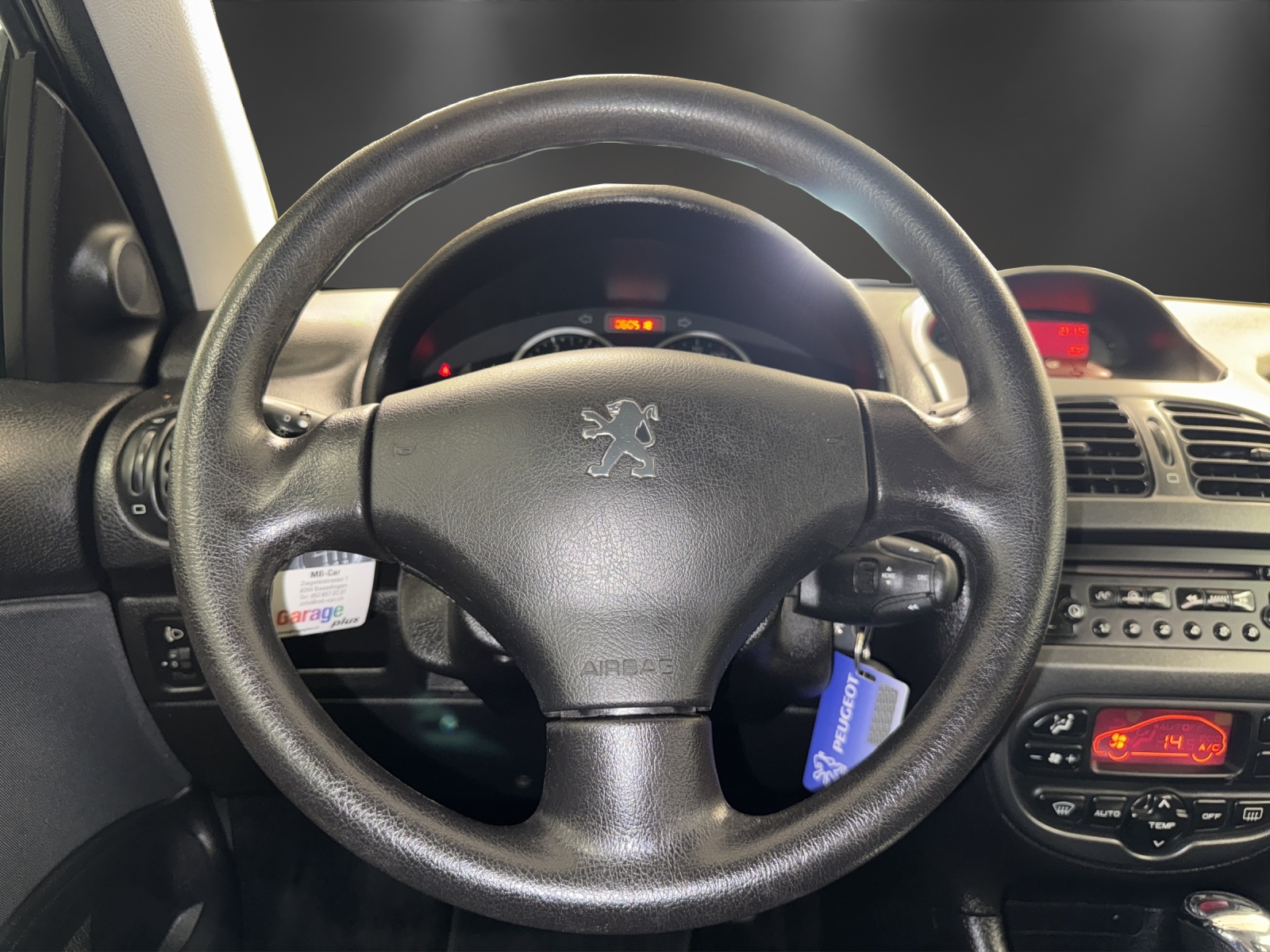 PEUGEOT 206 1.6 16V Exclusive Edition Automatic-image-11
