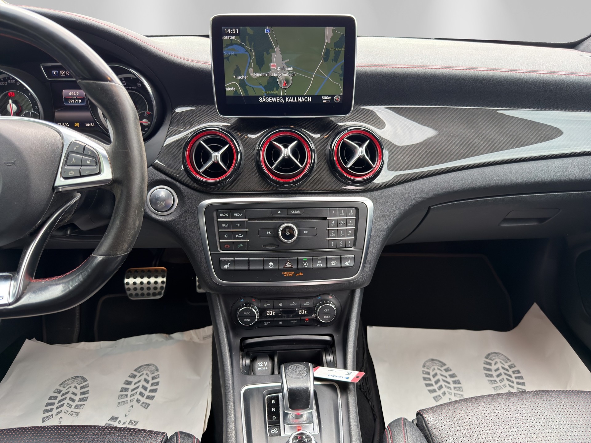 MERCEDES-BENZ CLA Shooting Brake 45 AMG 4Matic Speedshift-image-10