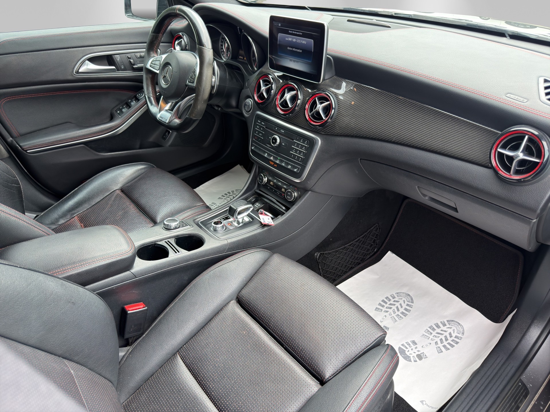 MERCEDES-BENZ CLA Shooting Brake 45 AMG 4Matic Speedshift-image-12