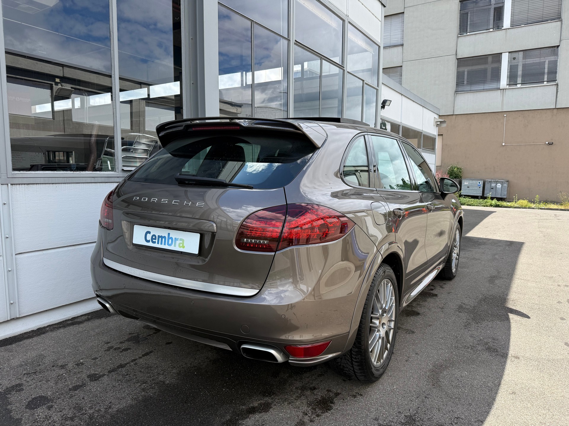 PORSCHE Cayenne S Diesel *Ab MFK *Tempomat *Porsche Entry & Drive *Elekt. Sonnenschutzrollos *Spurwechselwarn. *Bose Sound *Panorama-image-3