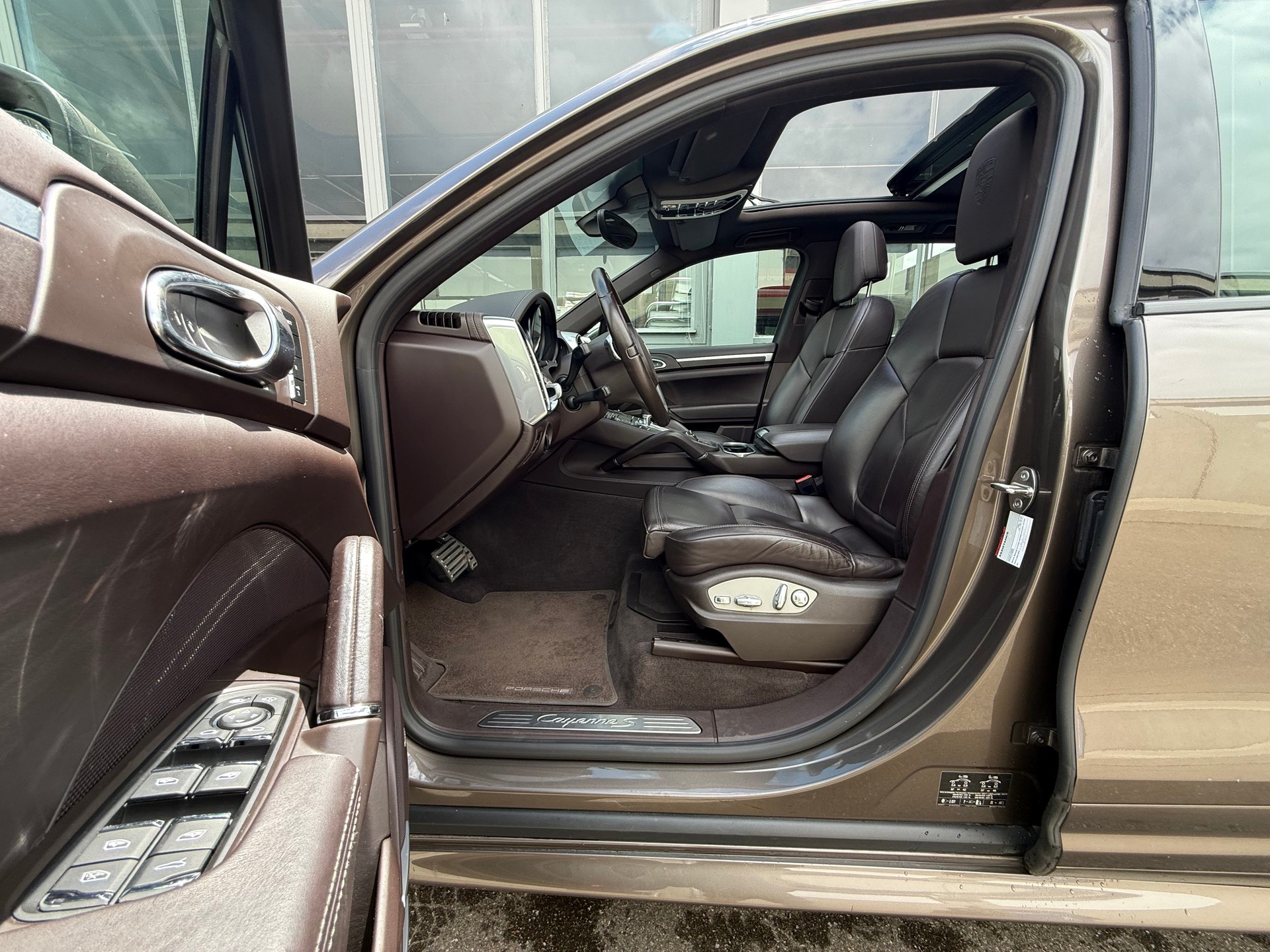 PORSCHE Cayenne S Diesel *Ab MFK *Tempomat *Porsche Entry & Drive *Elekt. Sonnenschutzrollos *Spurwechselwarn. *Bose Sound *Panorama-image-7