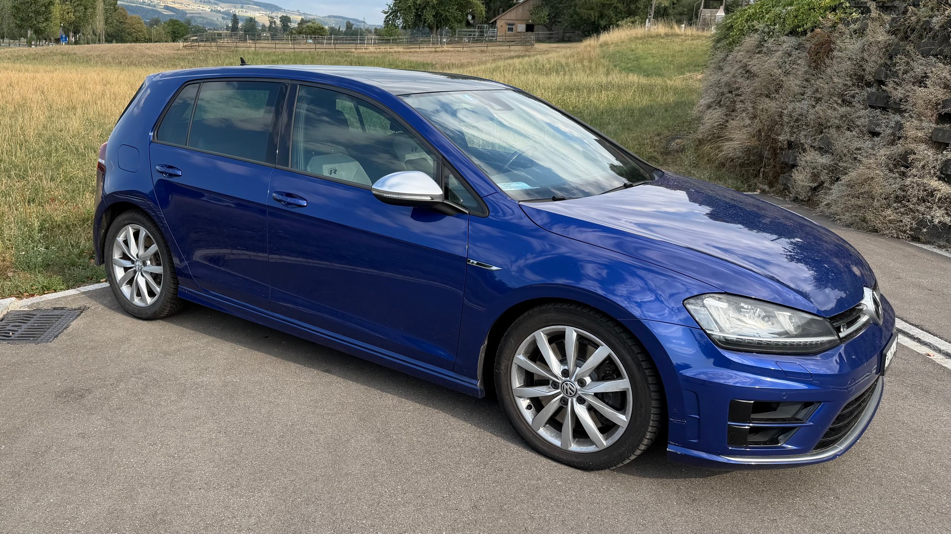 VW 2.0 TSI R DSG 4motion-image-4