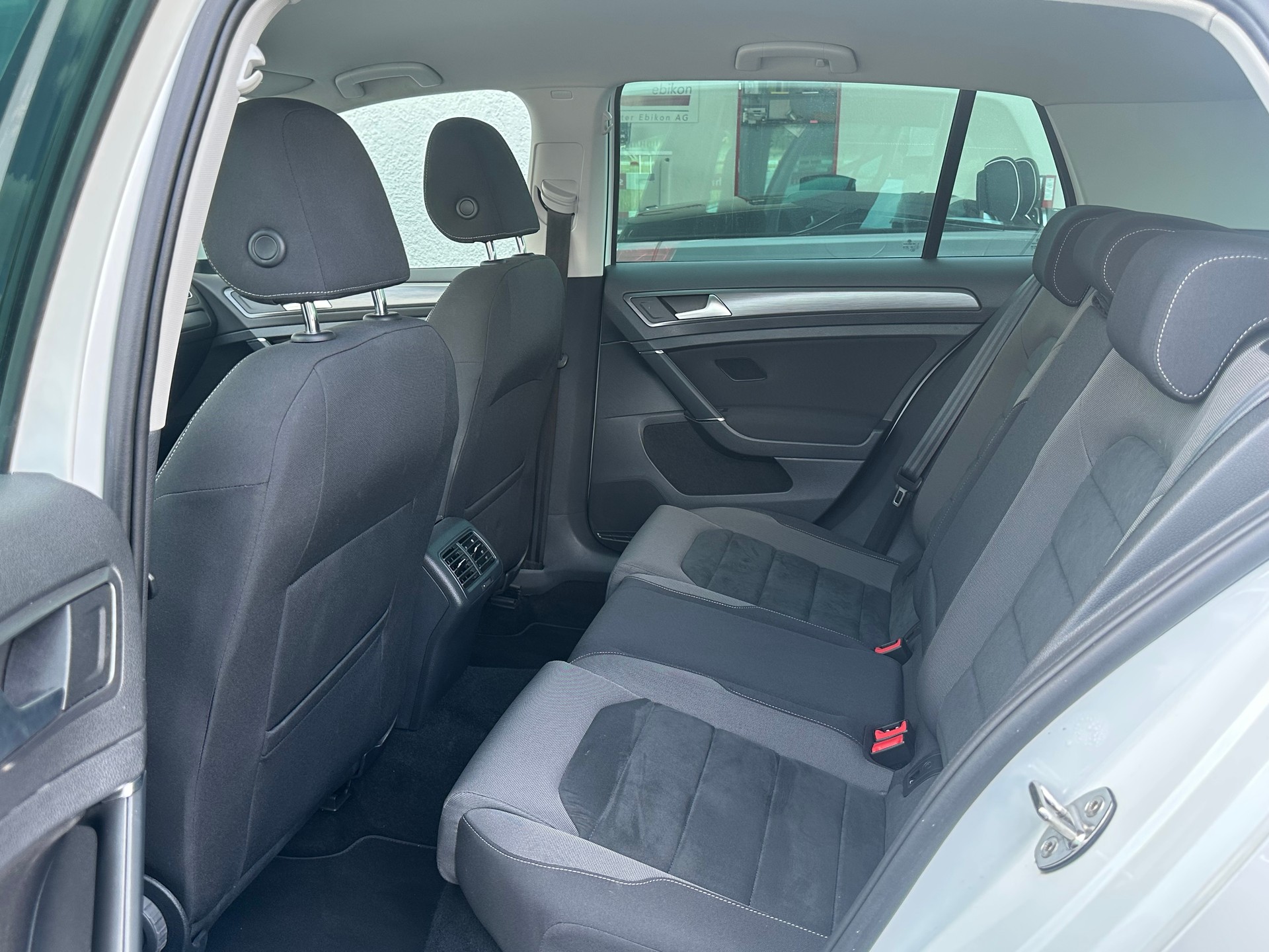 VW Golf 1.5 TSI EVO R-Line-image-5