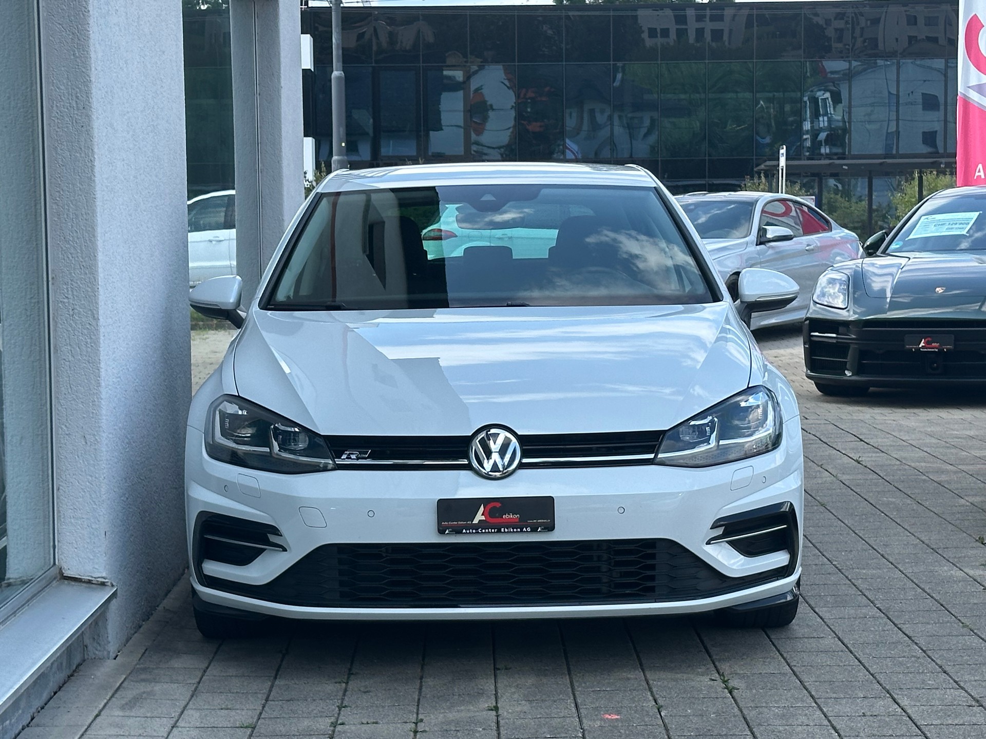 VW Golf 1.5 TSI EVO R-Line-image-3