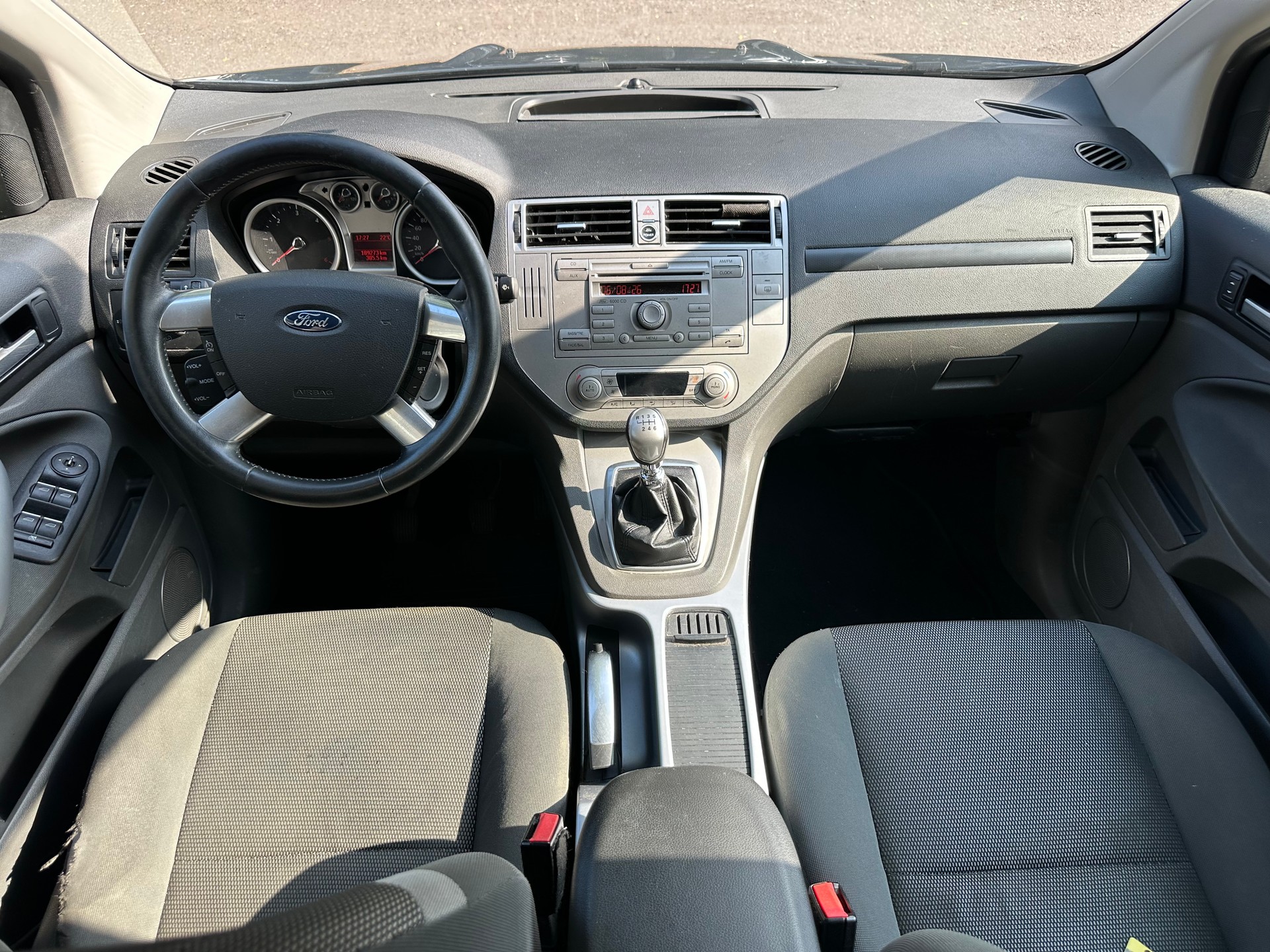 FORD Kuga 2.0 TDCi Carving 4WD-image-8