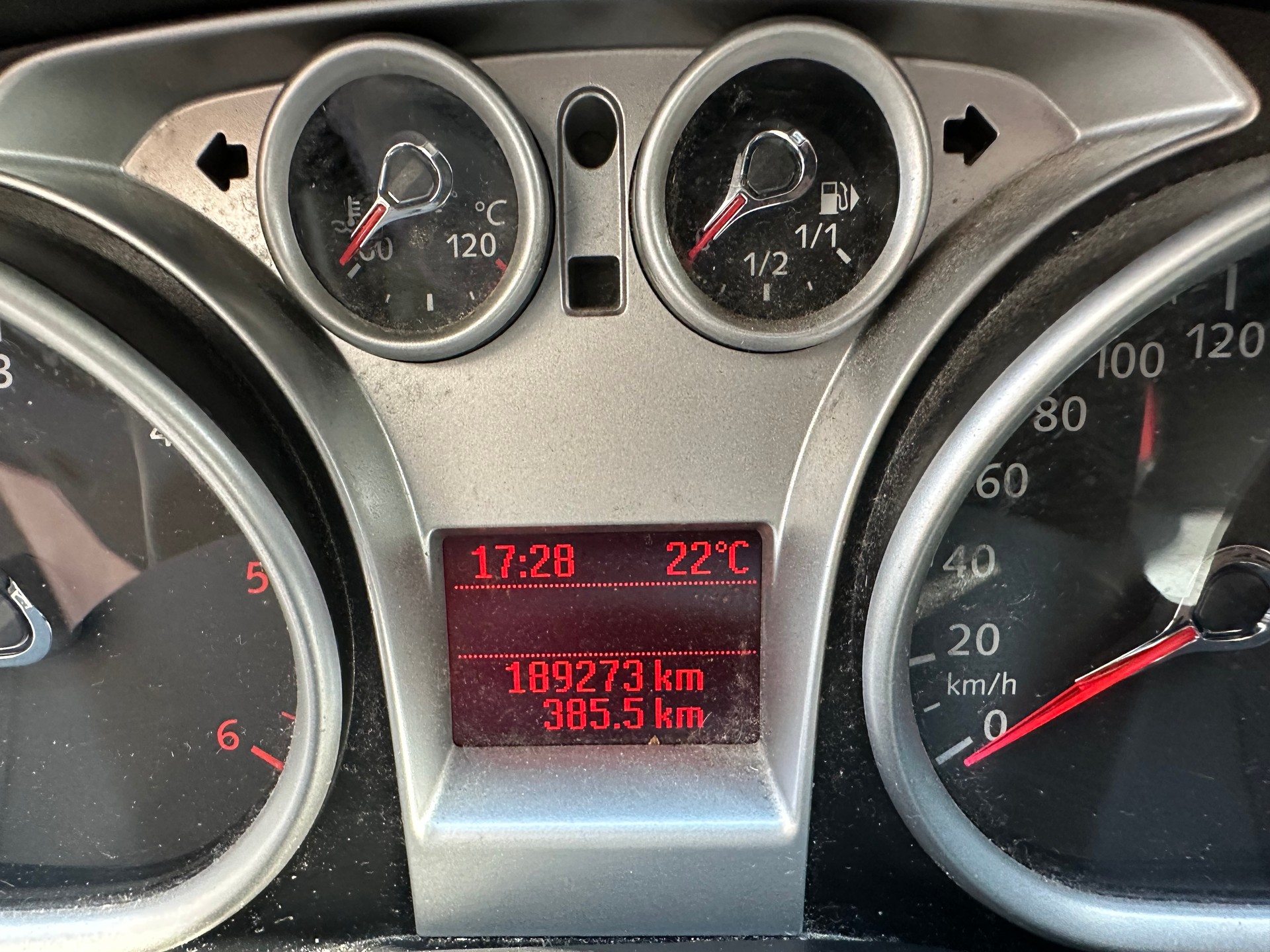 FORD Kuga 2.0 TDCi Carving 4WD-image-11
