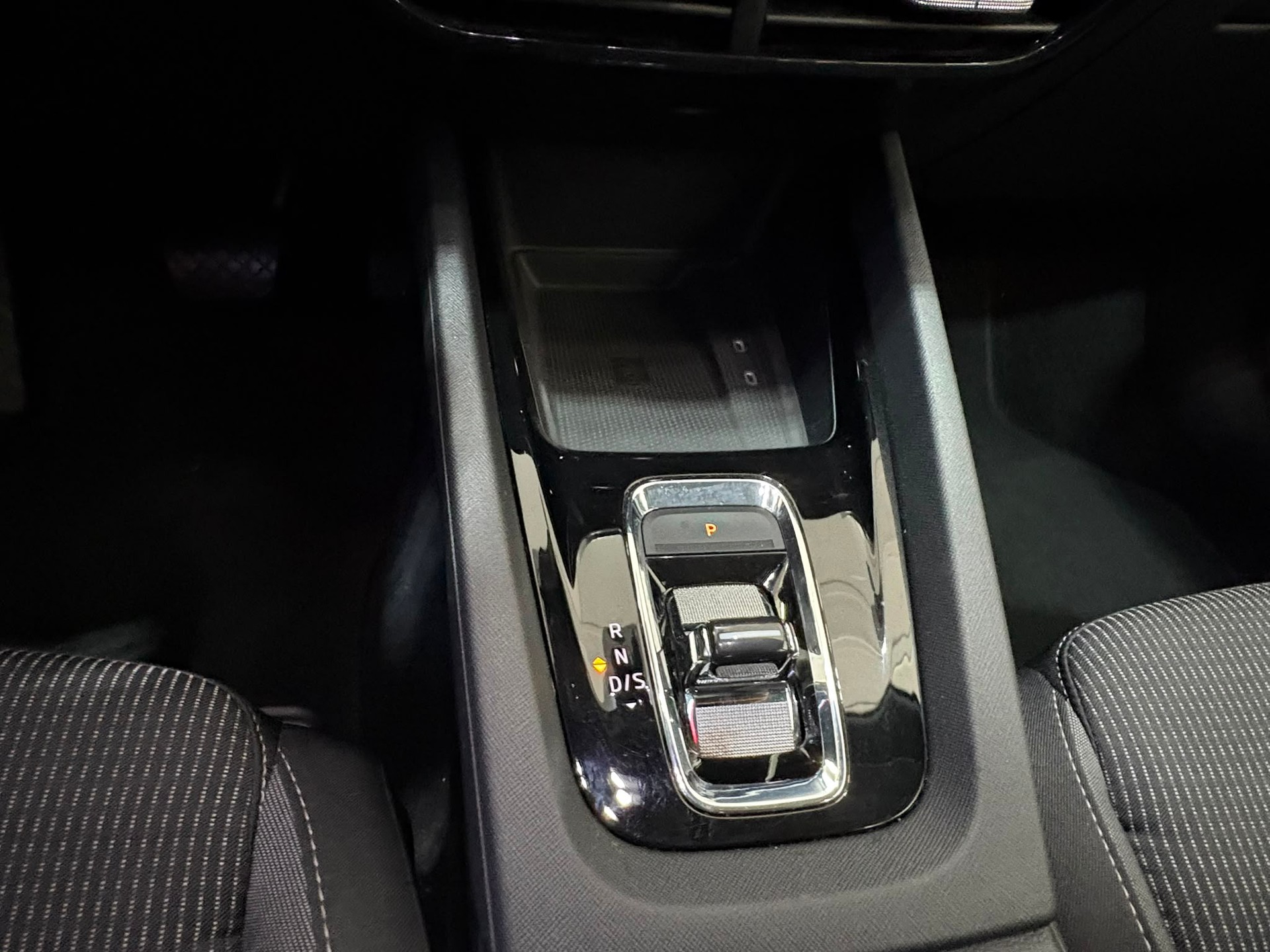 SKODA Octavia Combi 2.0 TDI DSG Ambition-image-13