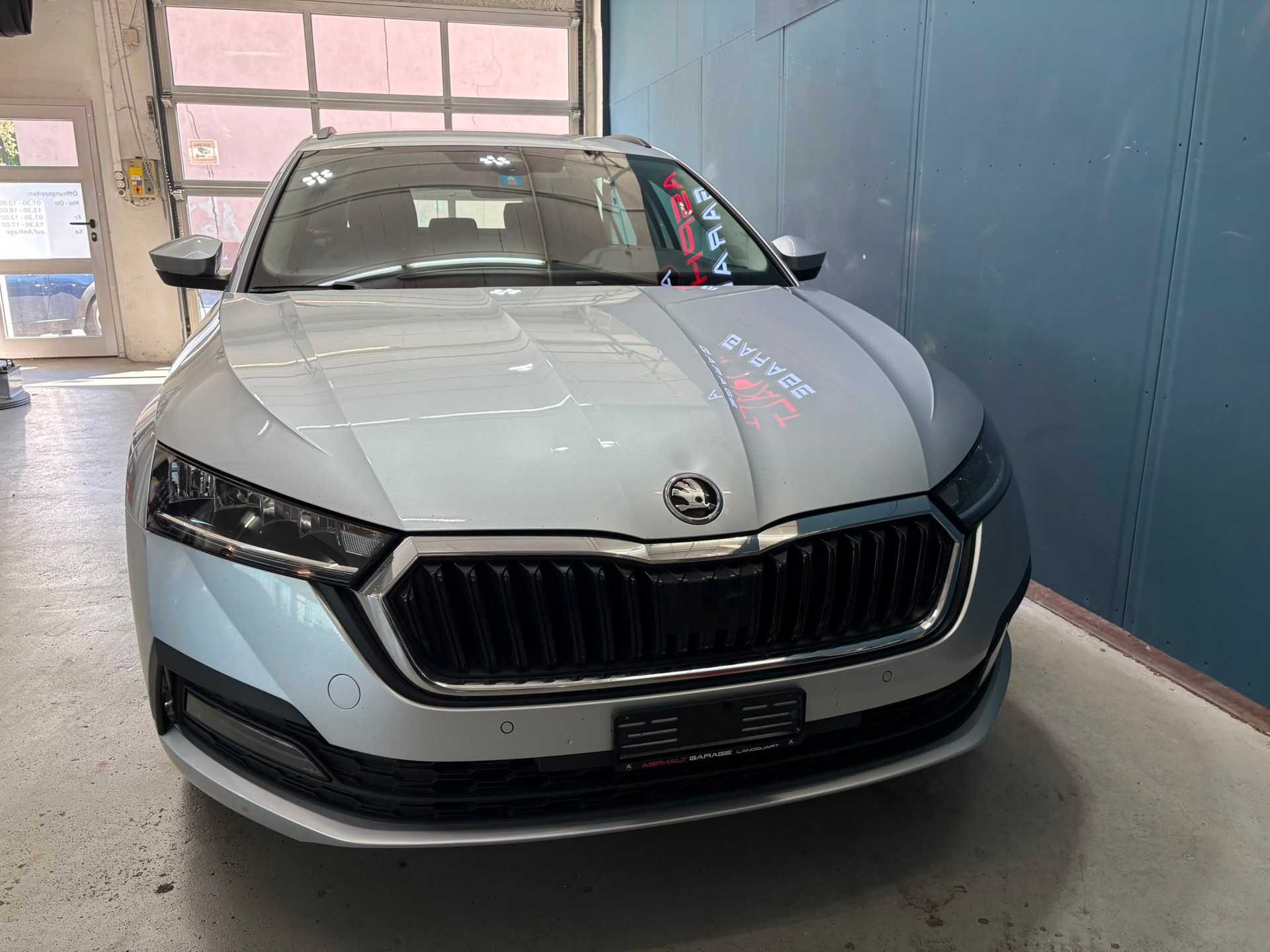 SKODA Octavia Combi 2.0 TDI DSG Ambition-image-7