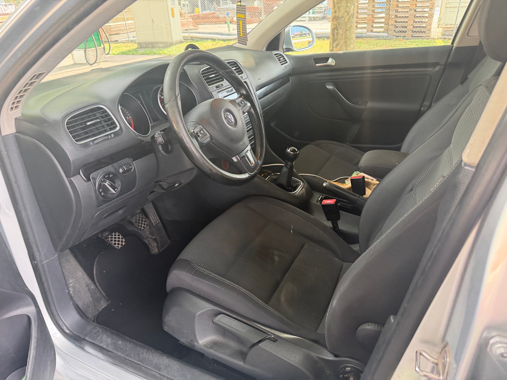 VW Golf Variant 1.6 TDI Trendline 4Motion-image-7