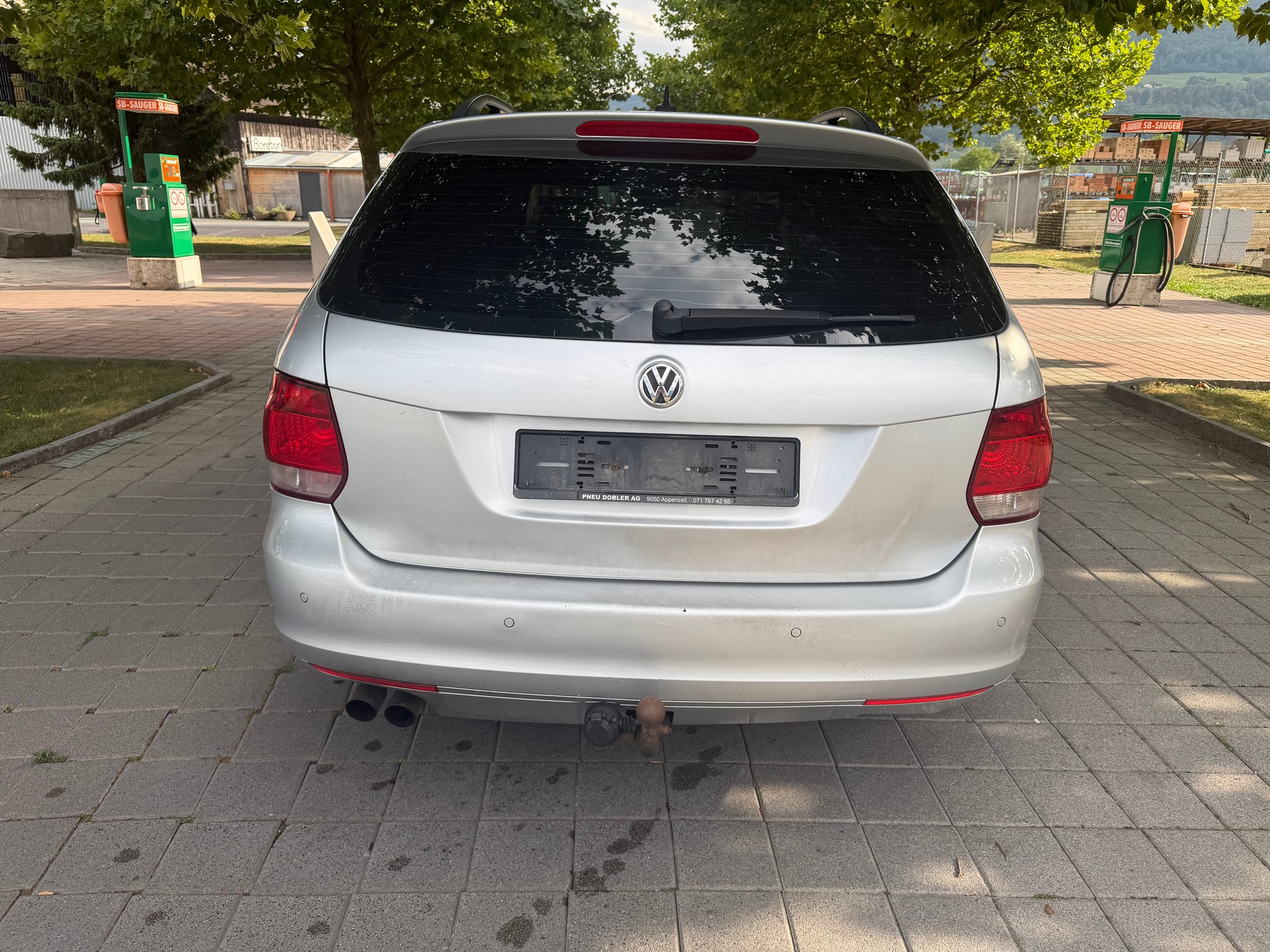 VW Golf Variant 1.6 TDI Trendline 4Motion-image-4