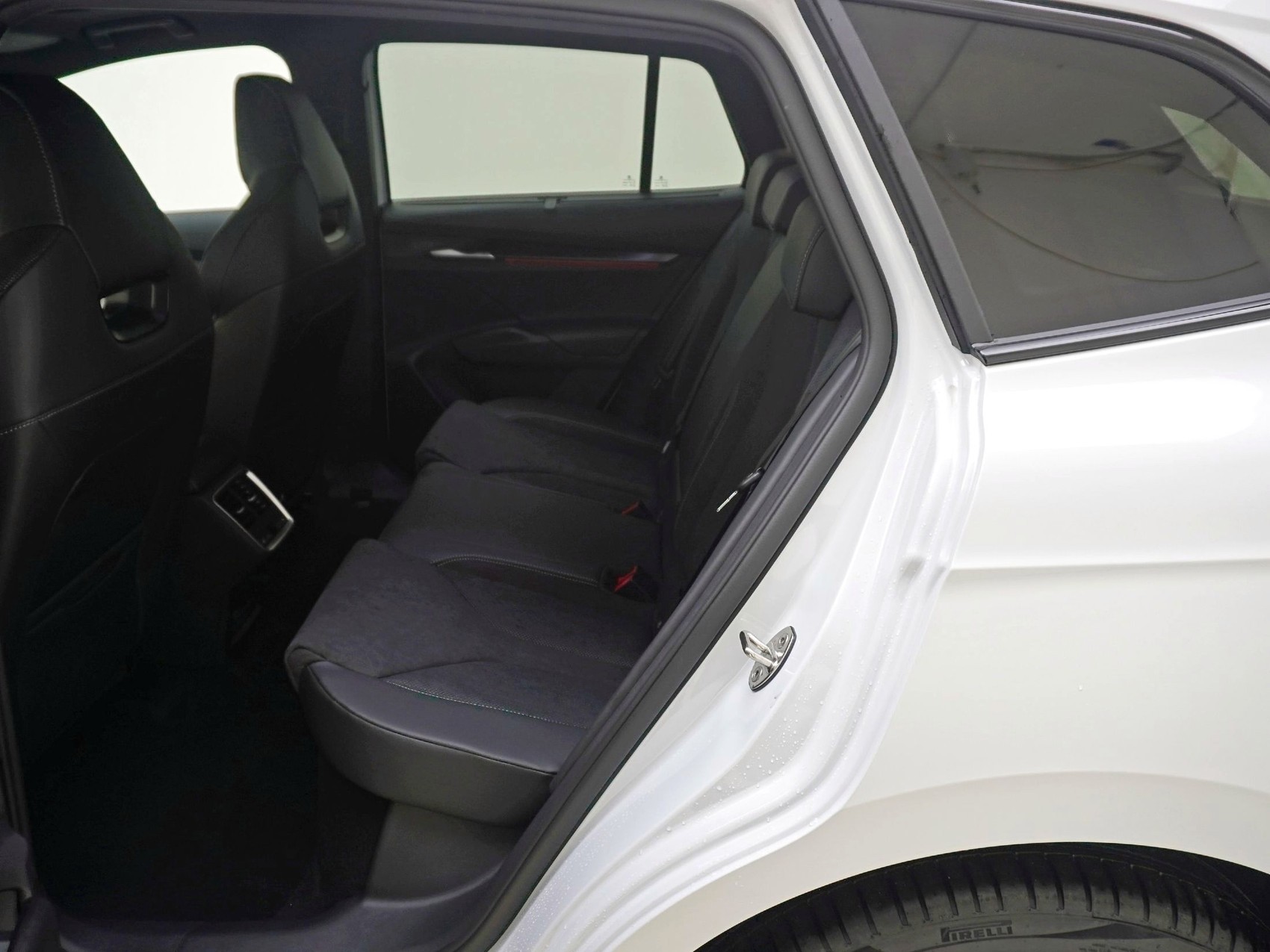 SKODA Enyaq iV 85x SportLine MAXX-image-14