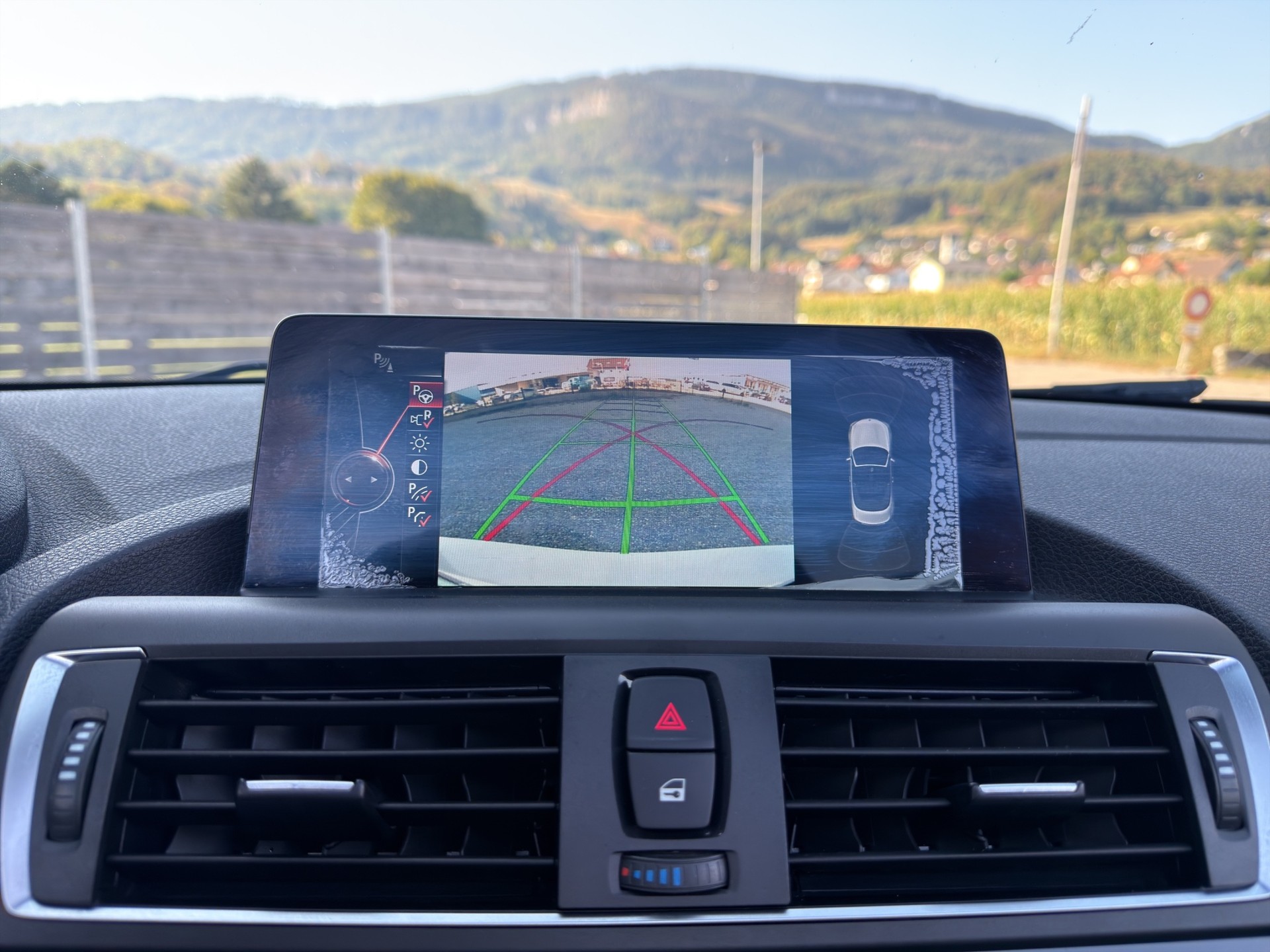 BMW M235i xDrive SAG Cabrio-image-18