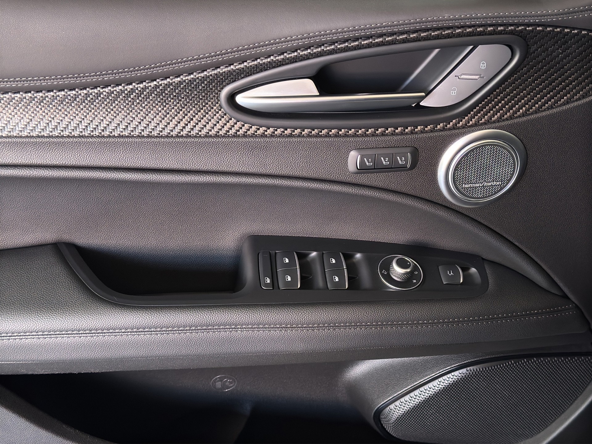 ALFA ROMEO Stelvio 2.9 V6 Quadrifoglio Sky Q4 AT8 "520 PS-Panoramadach"-image-9