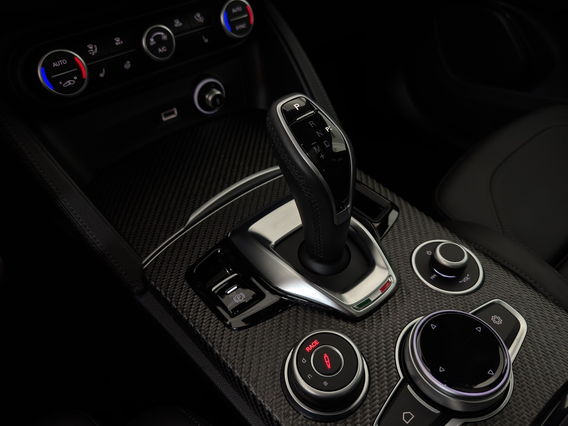 ALFA ROMEO Stelvio 2.9 V6 Quadrifoglio Sky Q4 AT8 "520 PS-Panoramadach"-image-15