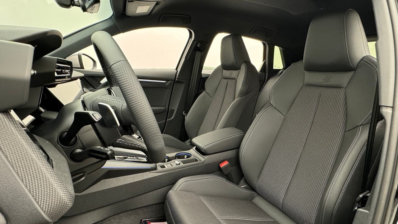 AUDI S3 Sportback TFSI quattro S-tronic-image-4
