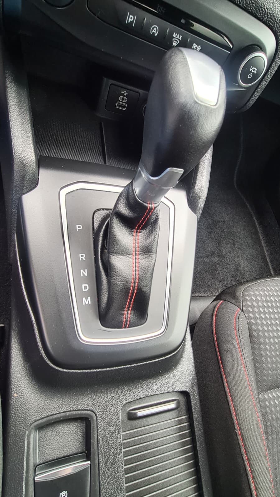 FORD Focus 1.0 MHEV ST-Line Automat ** Gr-Navigationssystem ** RF-Kamera ** Sitzheizung ** Abstandsregelsysteme ** Modell 2023 ** **-image-14