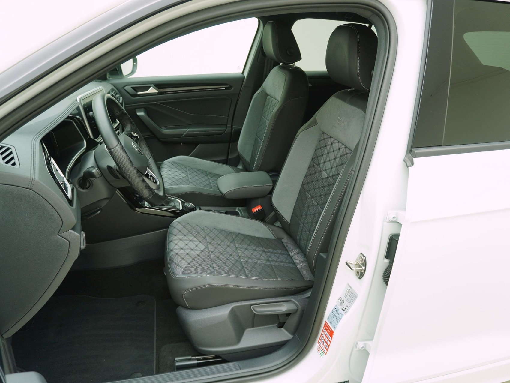 VW T-Roc 2.0 TSI DSG R-Line 4Motion-image-8