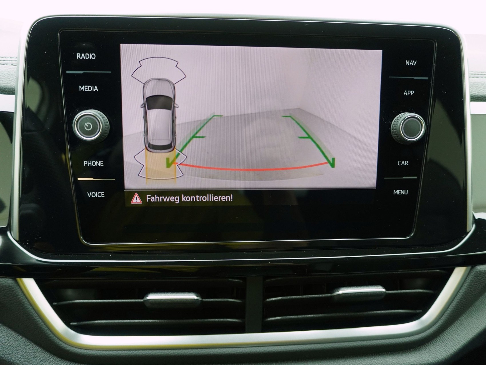 VW T-Roc 2.0 TSI DSG R-Line 4Motion-image-17