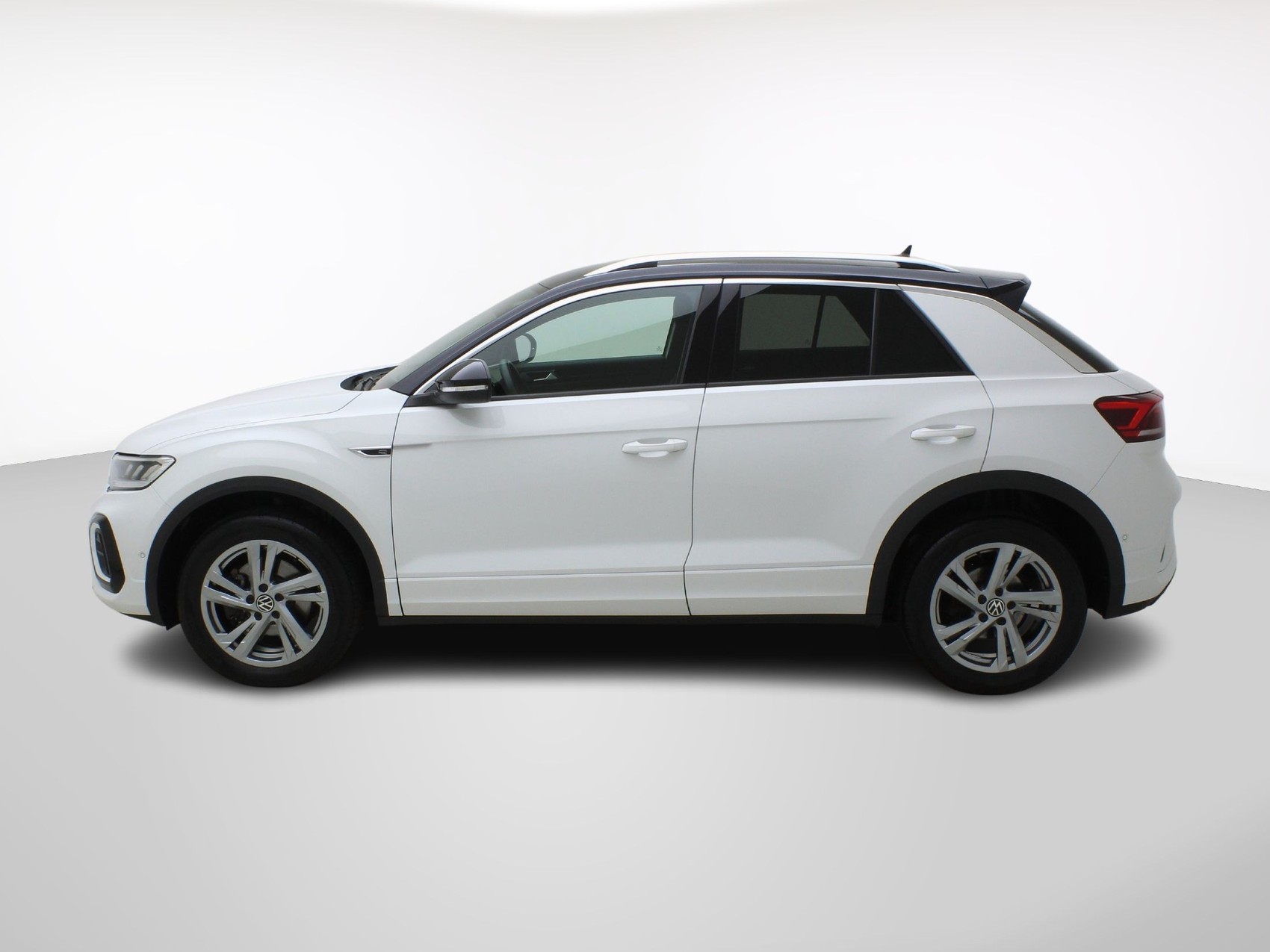 VW T-Roc 2.0 TSI DSG R-Line 4Motion-image-2