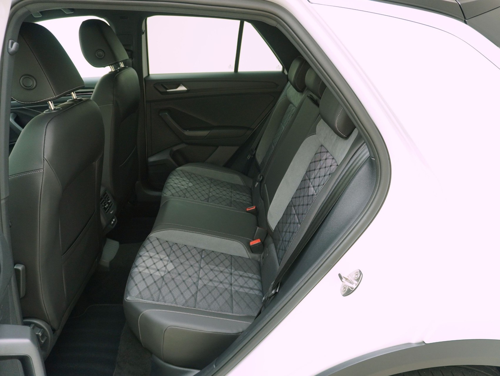 VW T-Roc 2.0 TSI DSG R-Line 4Motion-image-10