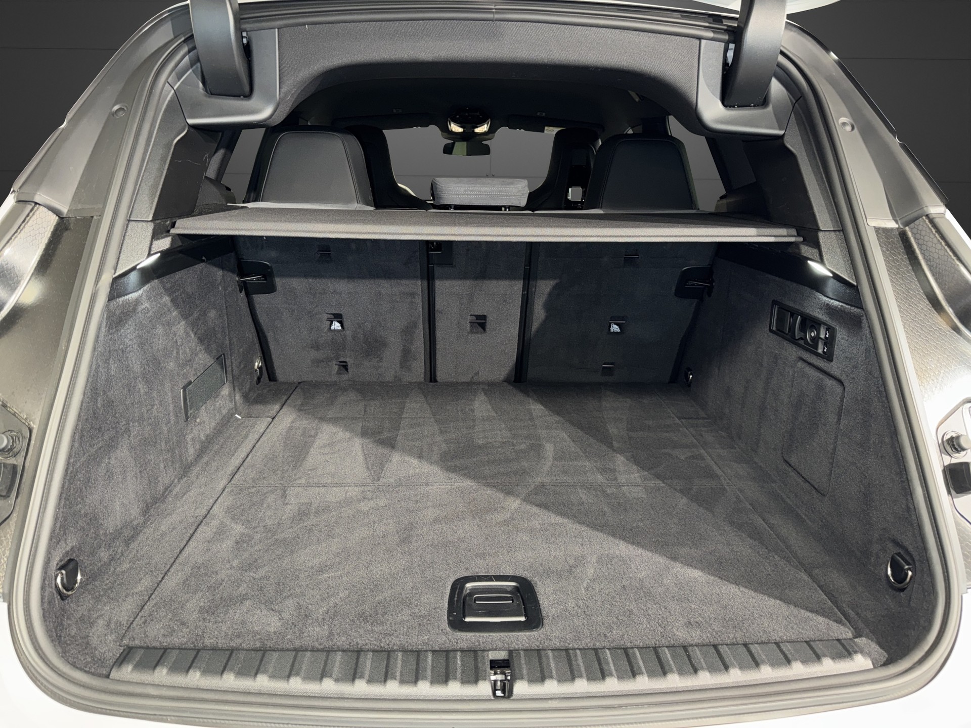 BMW iX xDrive60-image-20