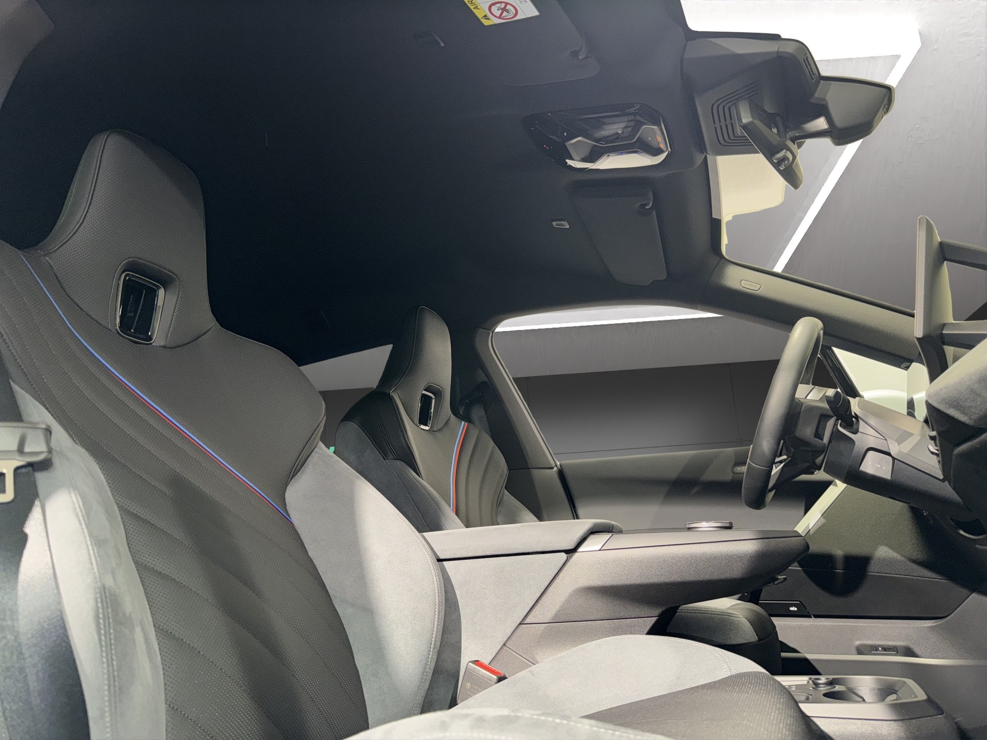 BMW iX xDrive60-image-15