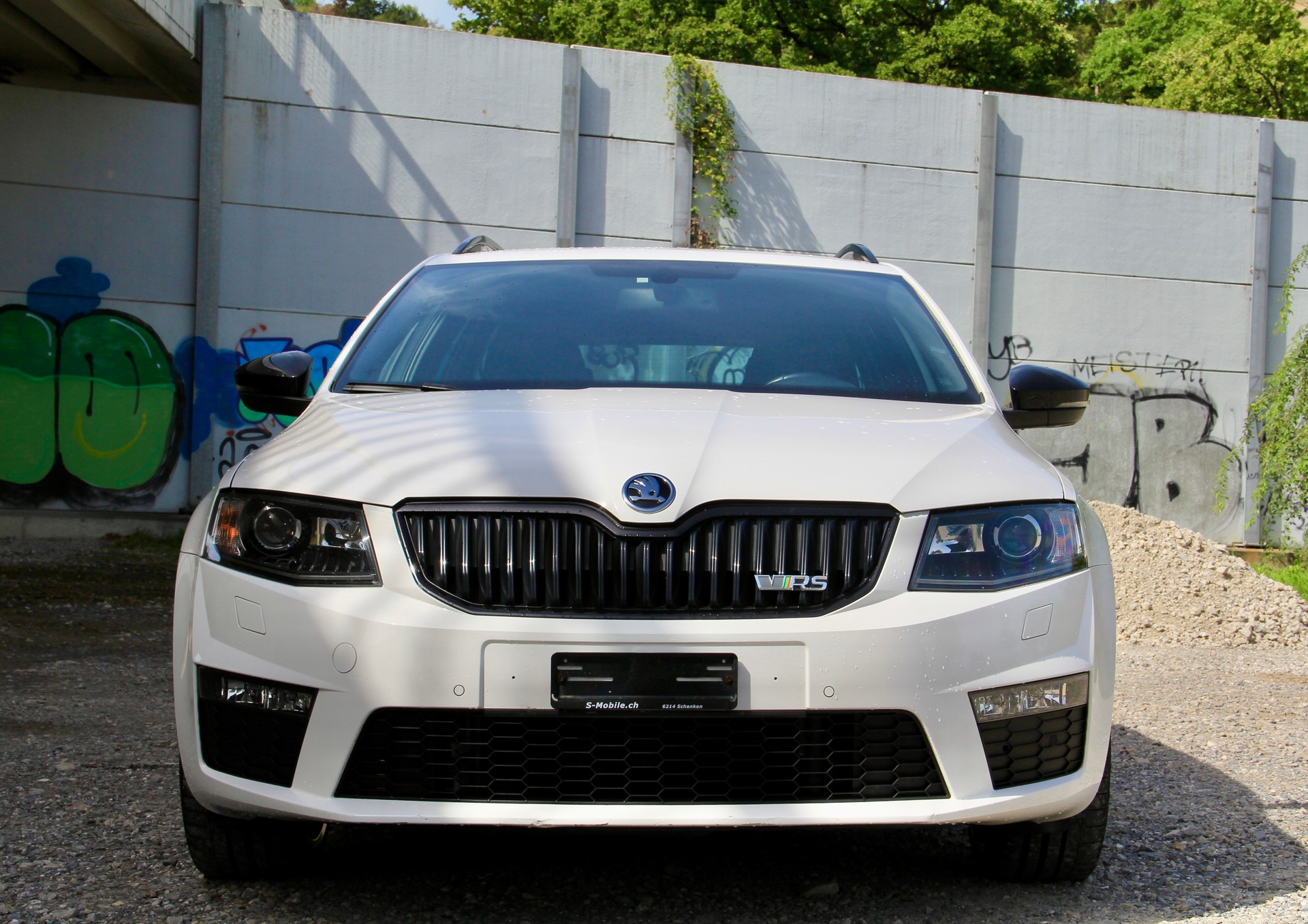 SKODA 2.0 TSI RS-image-1