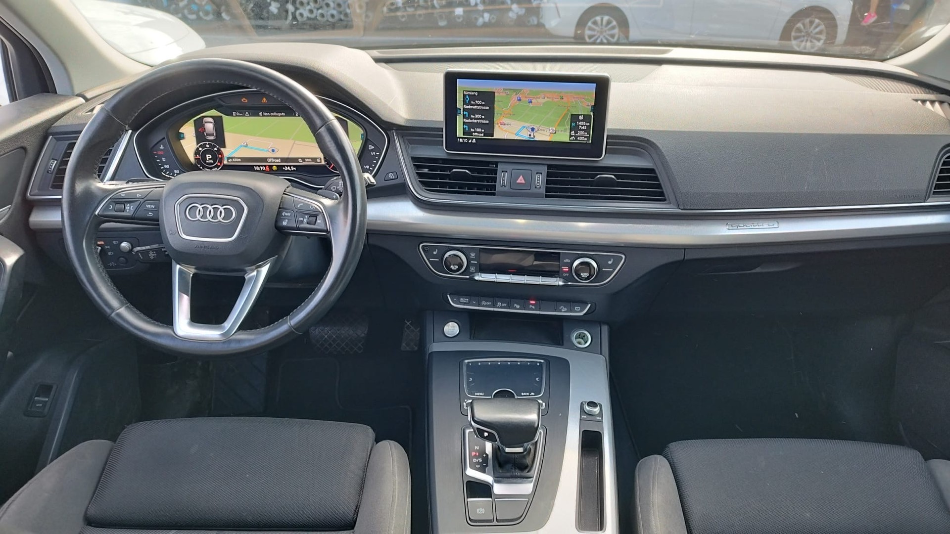 AUDI Q5 2.0 TDI design quattro S-tronic-image-12