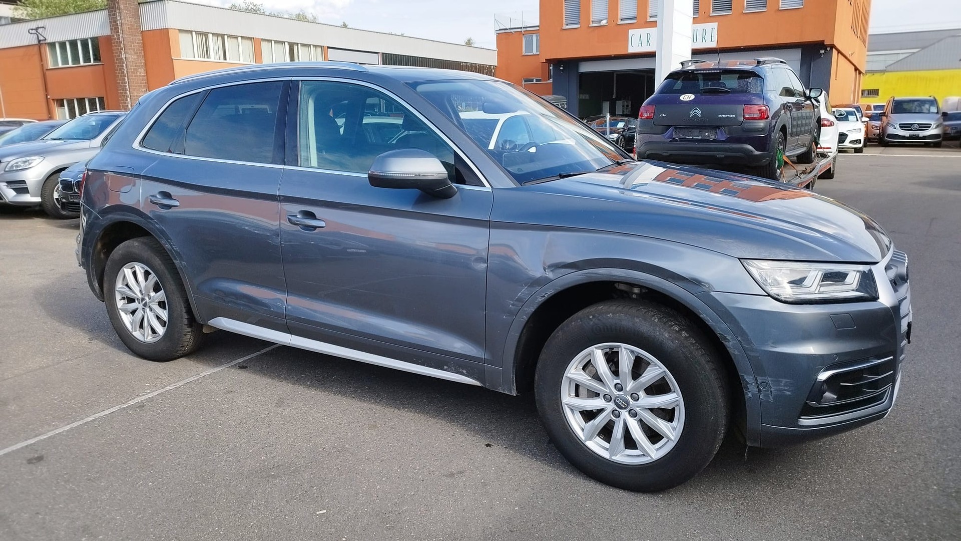 AUDI Q5 2.0 TDI design quattro S-tronic-image-11