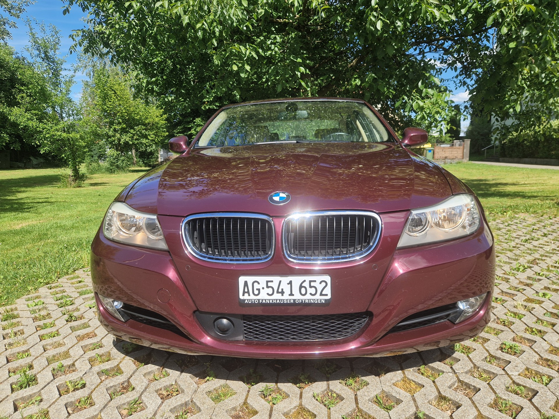 BMW 325i-image-2