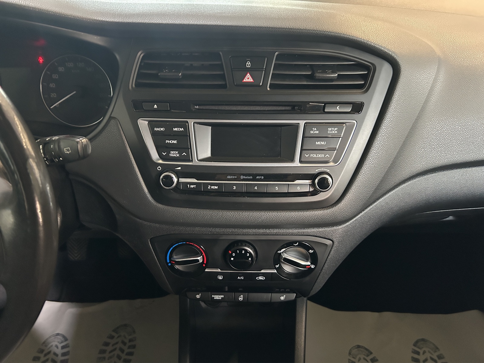 HYUNDAI i20 1.0 T-GDi Amplia-image-10