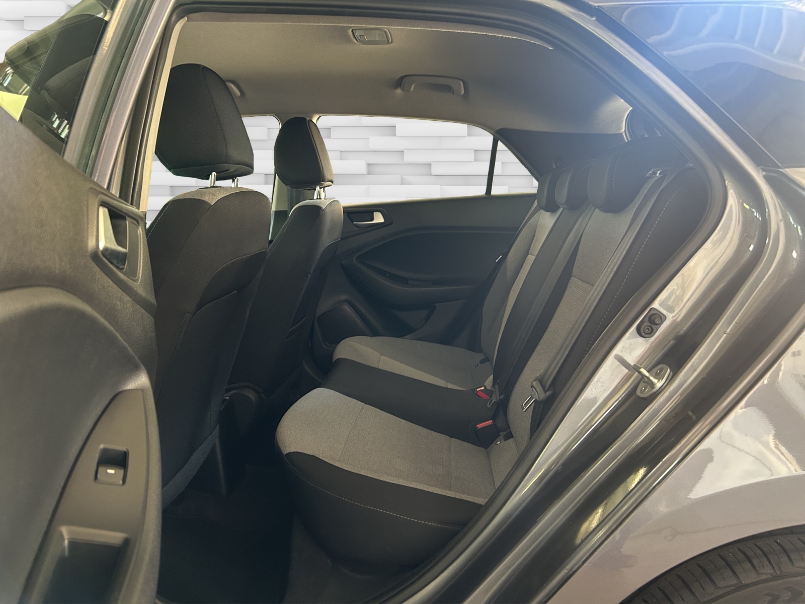 HYUNDAI i20 1.0 T-GDi Amplia-image-6